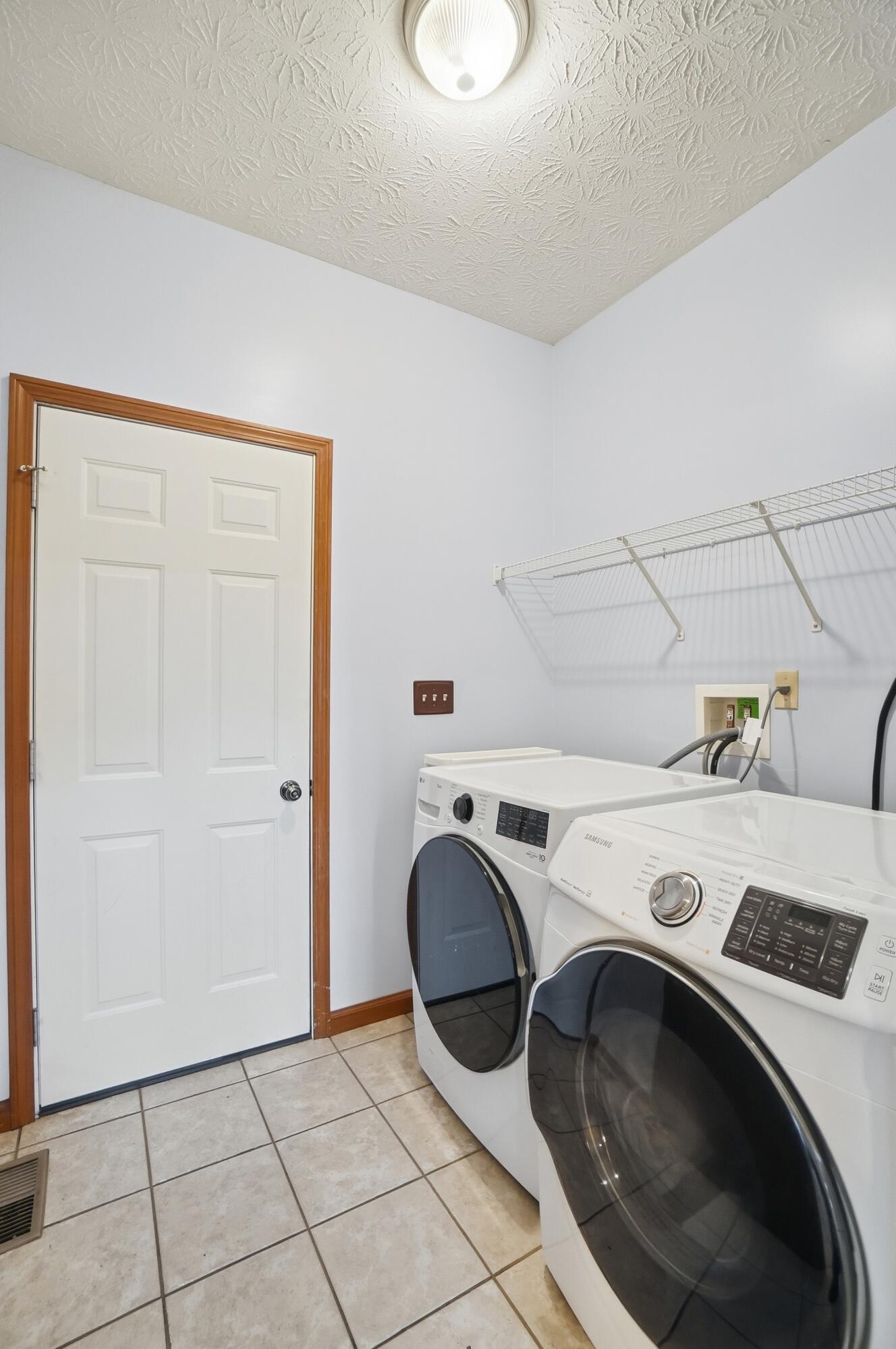 661 Willow Point Court, Troy, Ohio 45373