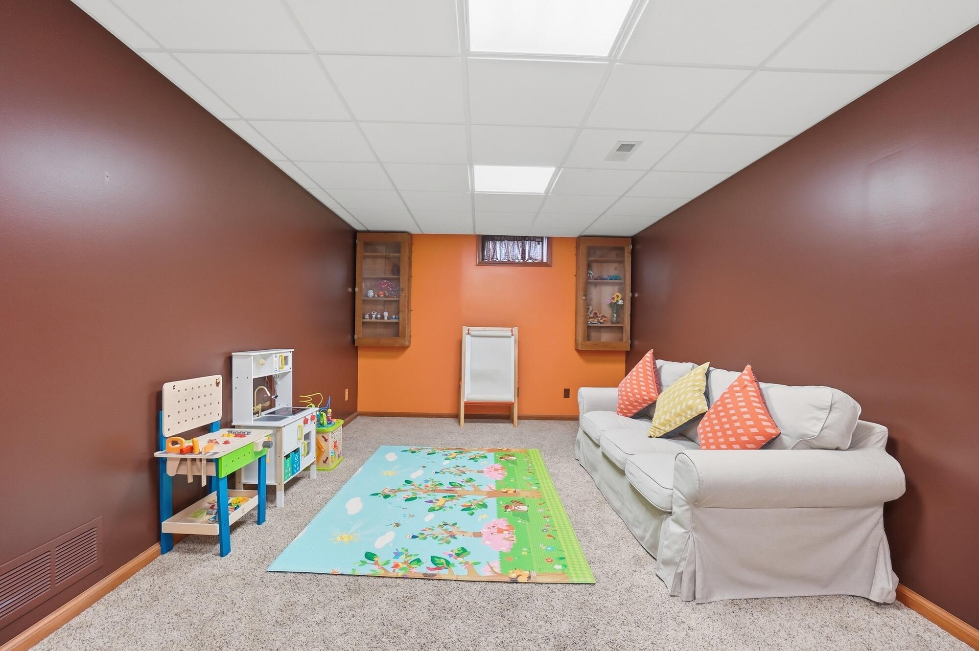 661 Willow Point Court, Troy, Ohio 45373