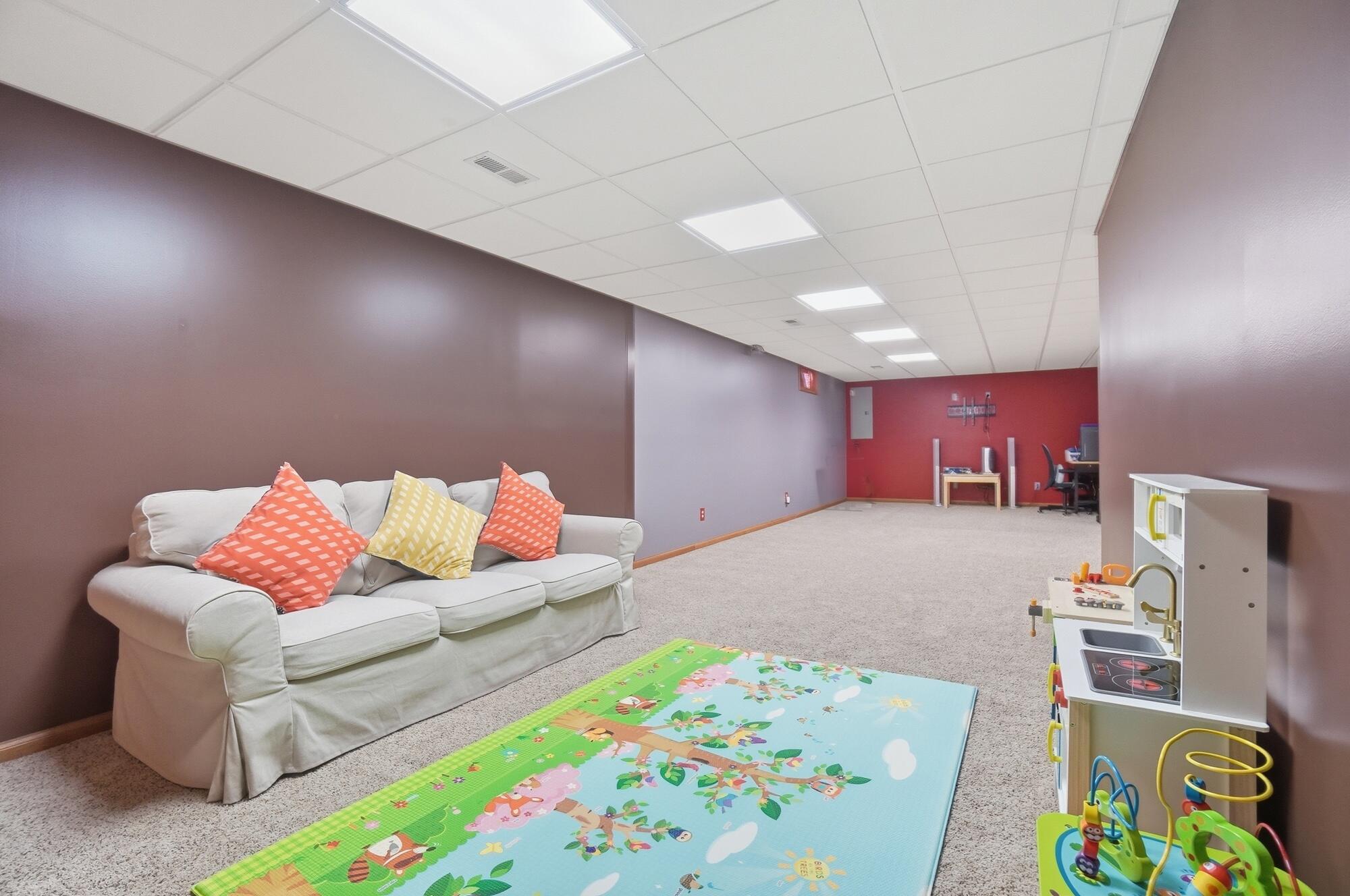 661 Willow Point Court, Troy, Ohio 45373