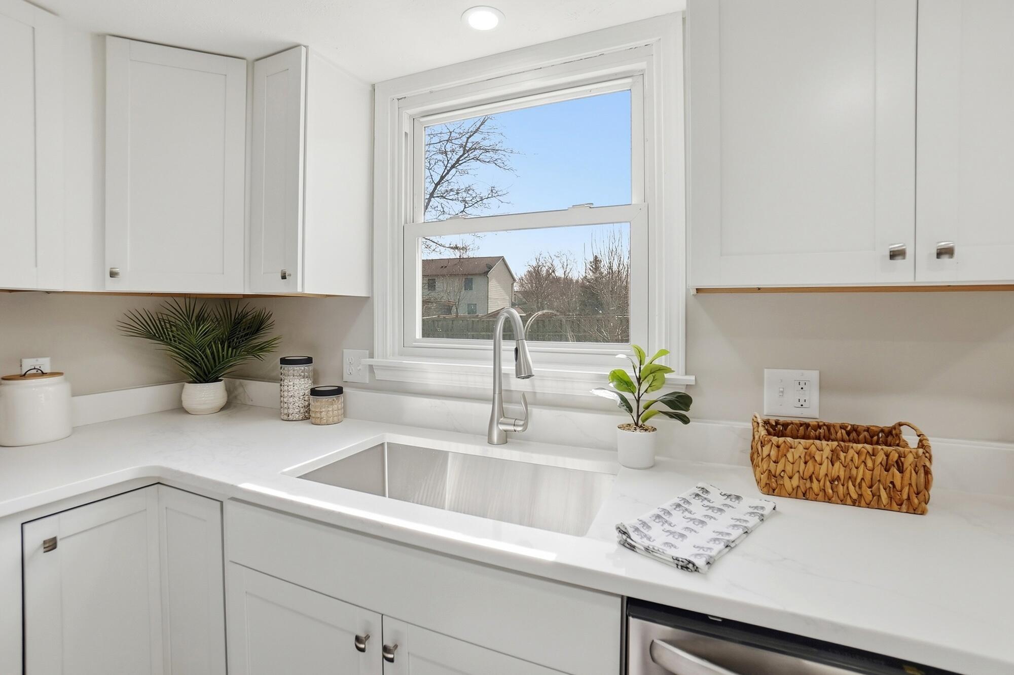 1985 Fox, Troy, Ohio 45373