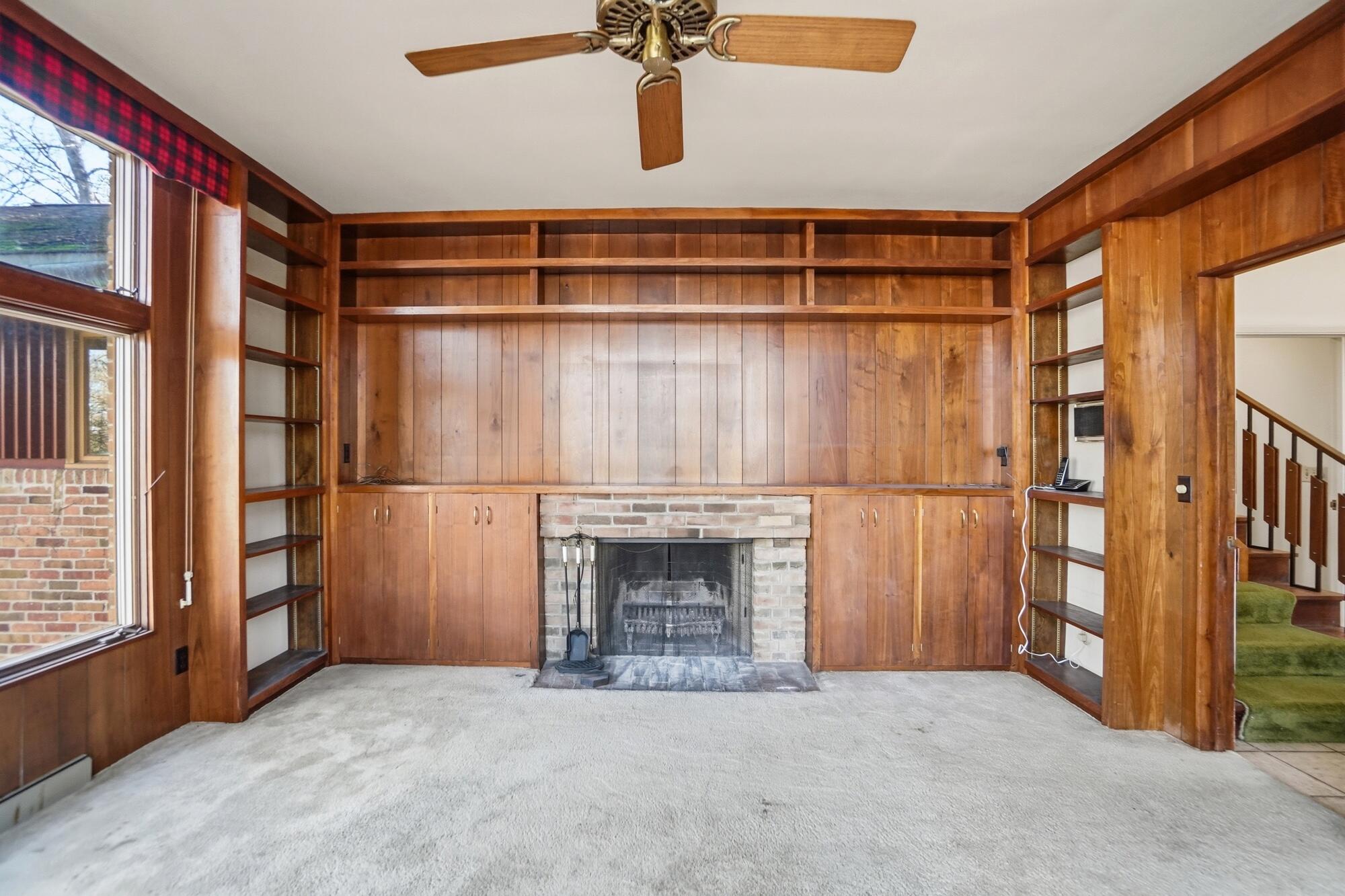 2438 Signal Hill Road, Springfield, Ohio 45504