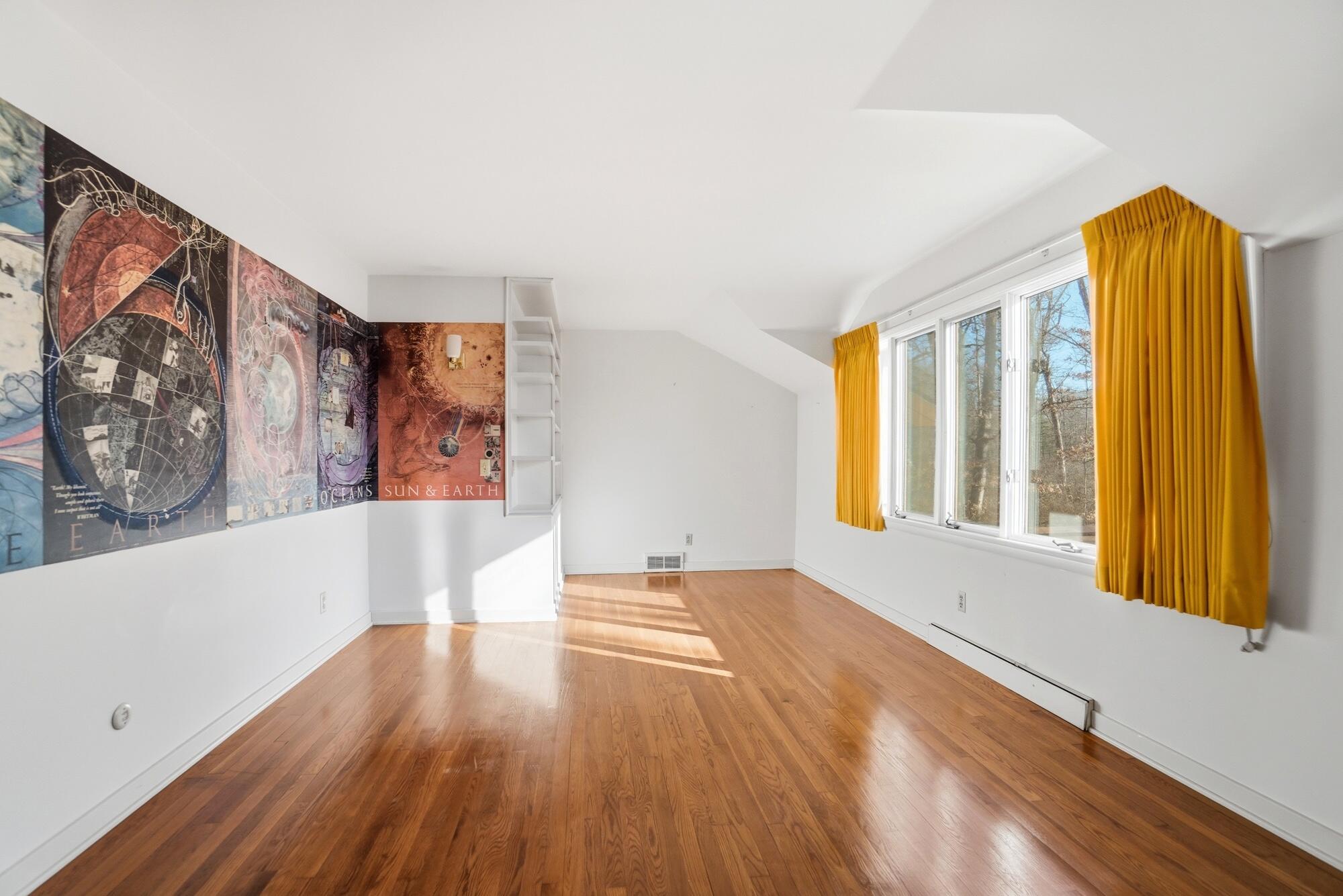 2438 Signal Hill Road, Springfield, Ohio 45504