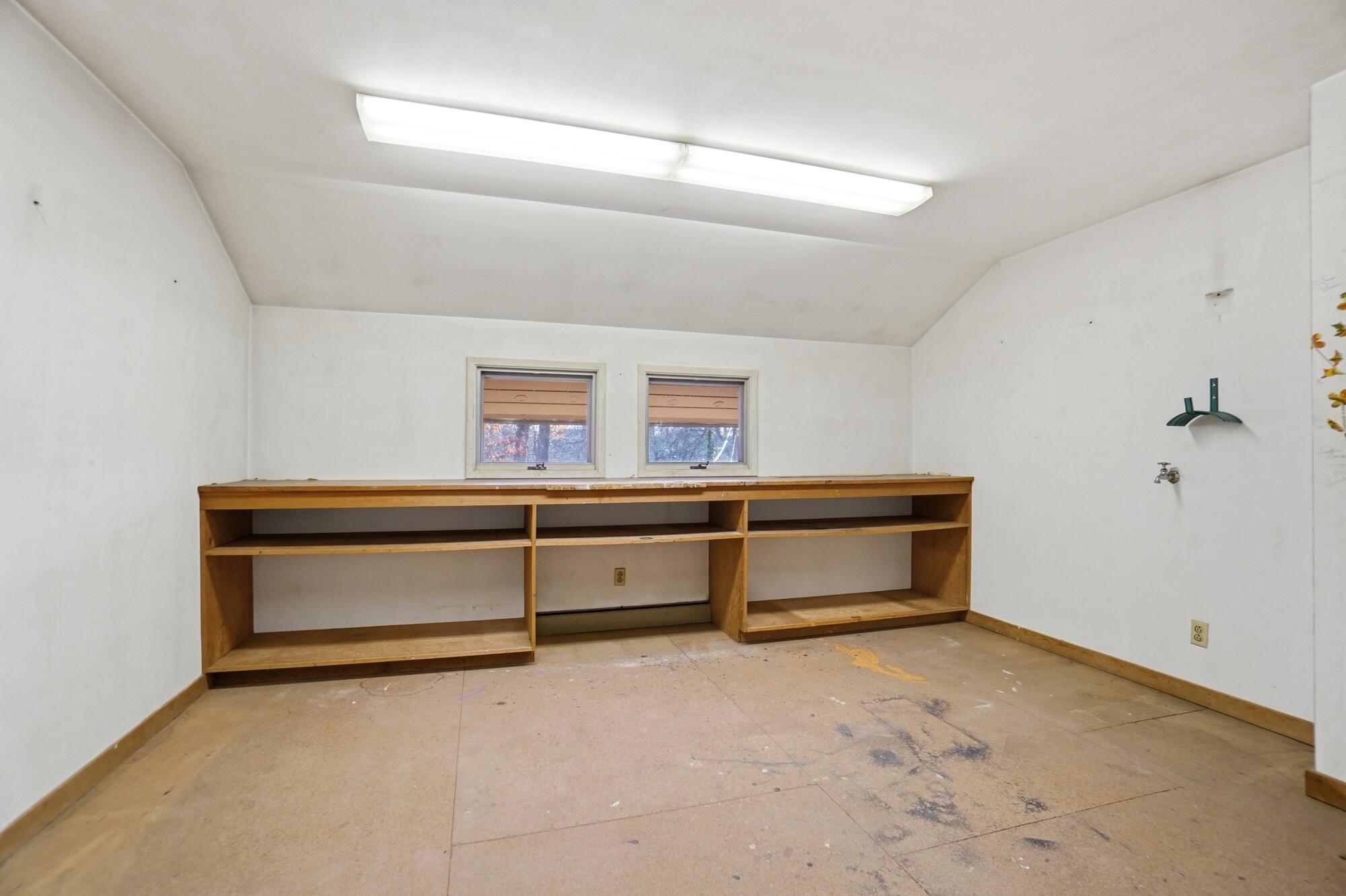 2438 Signal Hill Road, Springfield, Ohio 45504