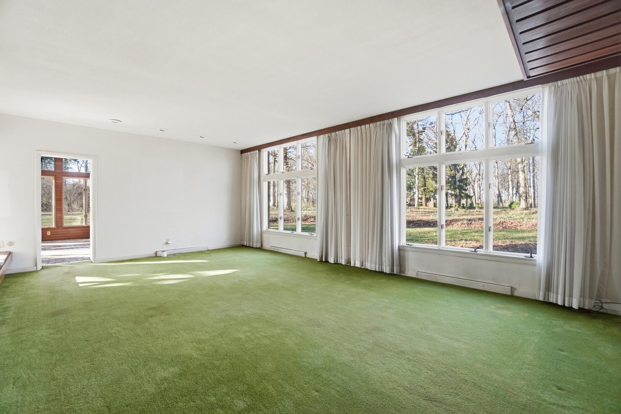 2438 Signal Hill Road, Springfield, Ohio 45504