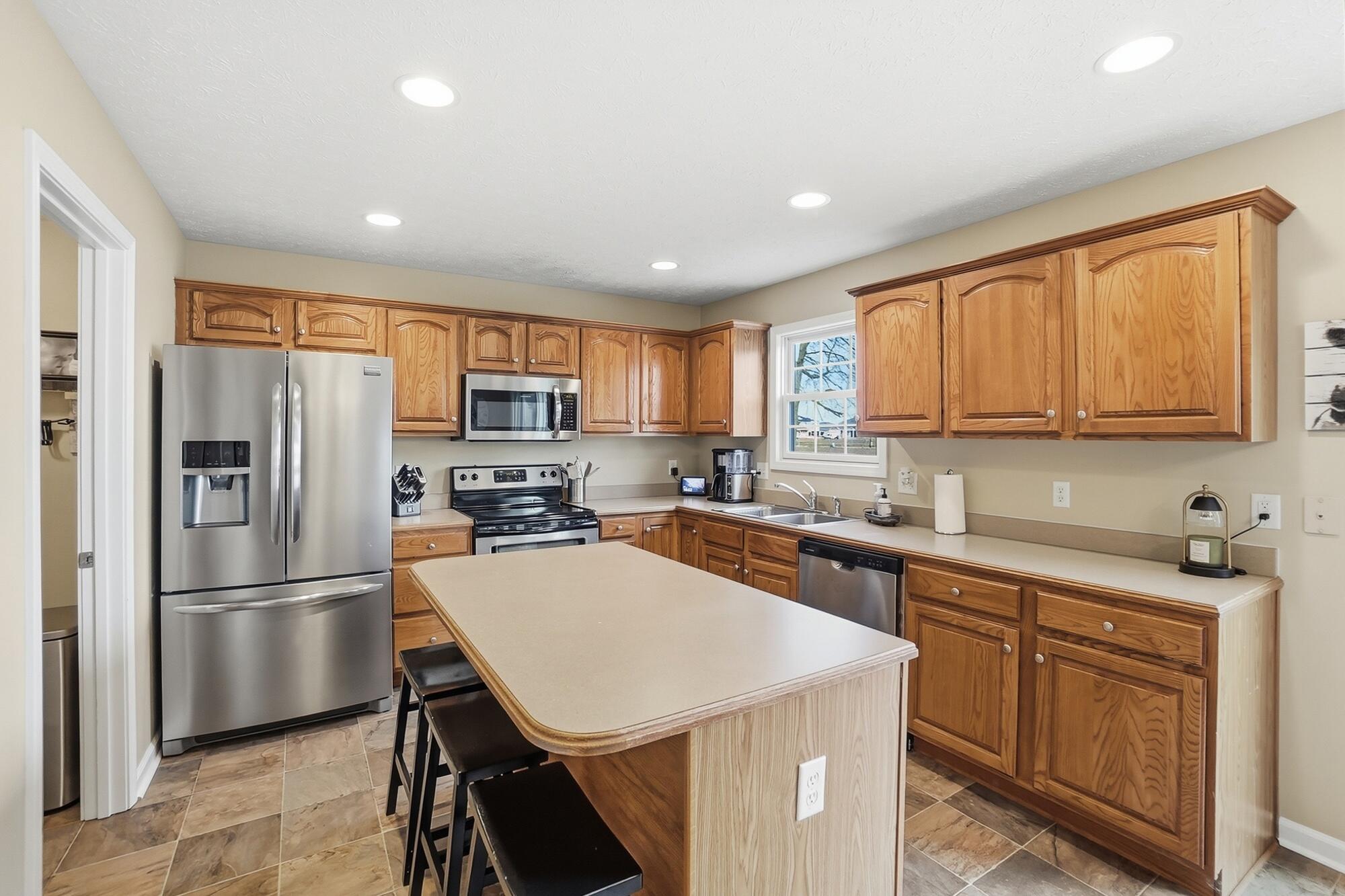 2813 Amberwood Drive, Troy, Ohio 45373