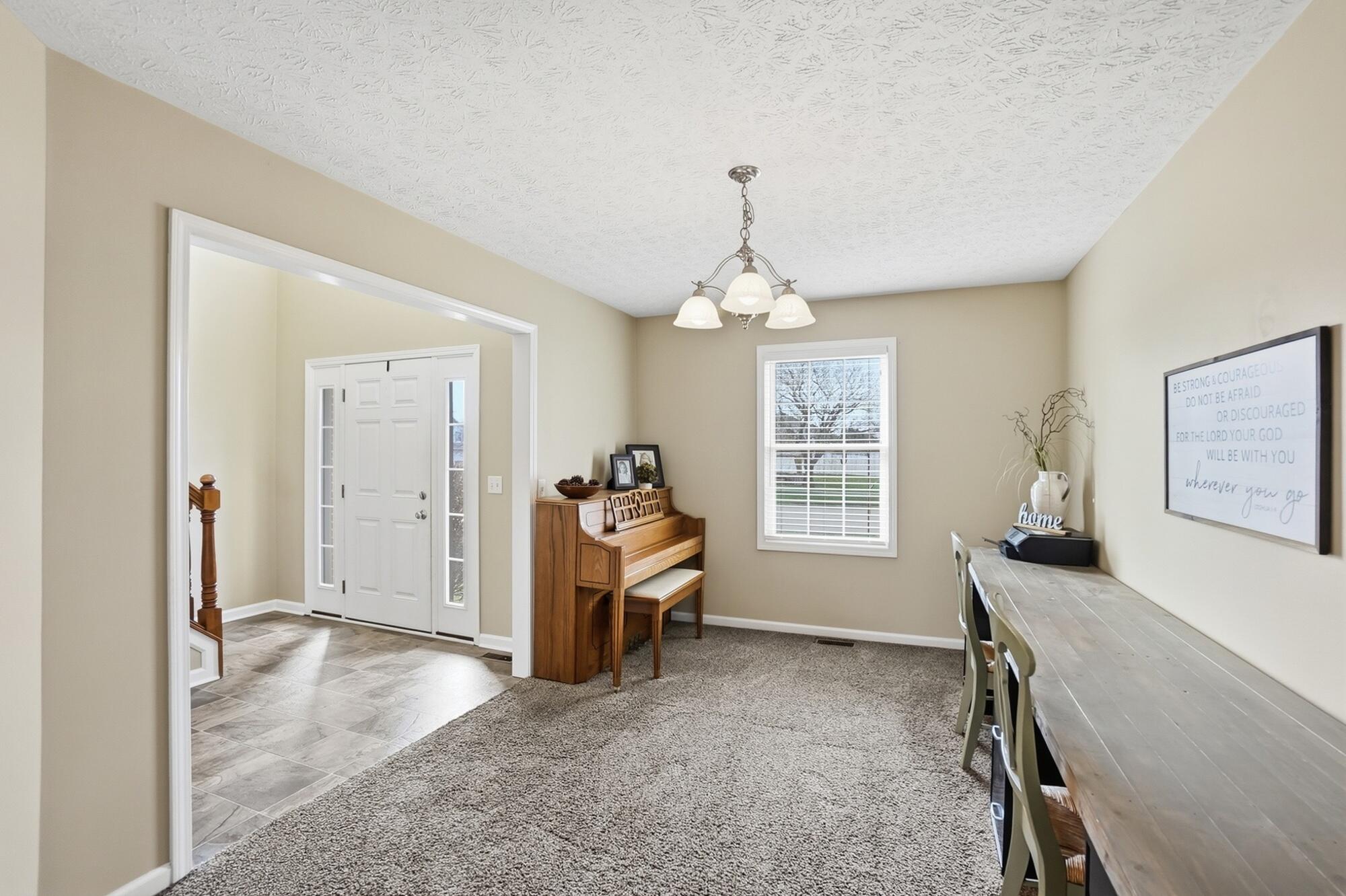 2813 Amberwood Drive, Troy, Ohio 45373