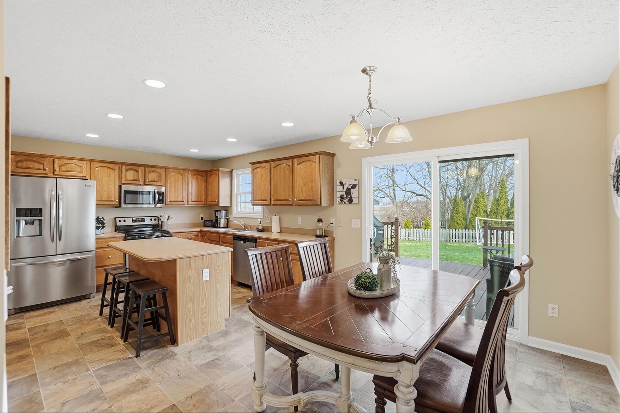 2813 Amberwood Drive, Troy, Ohio 45373