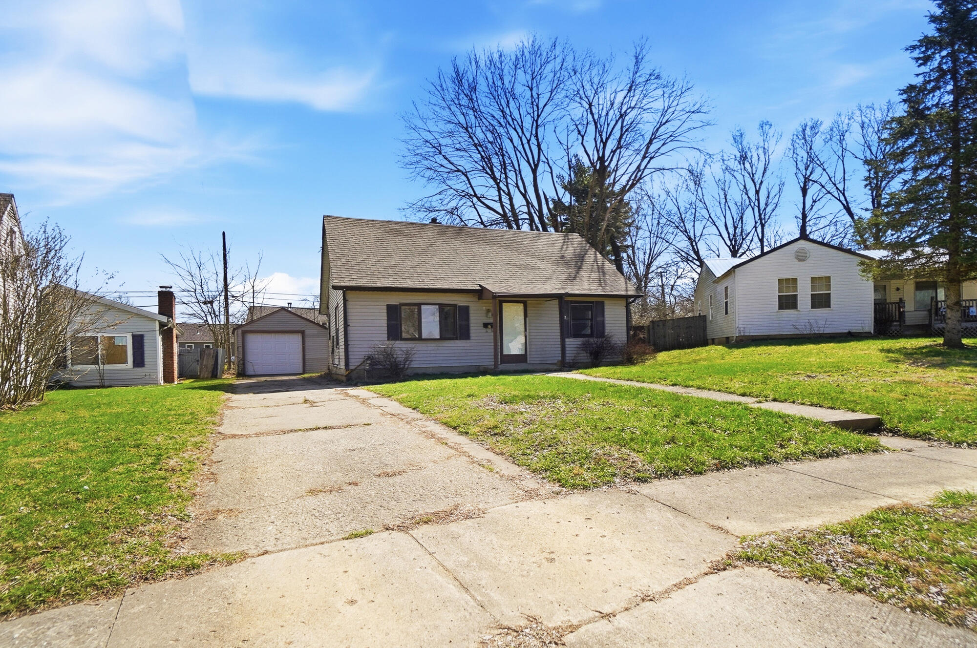 1835 Sweetbriar Lane, Springfield, Ohio 45505