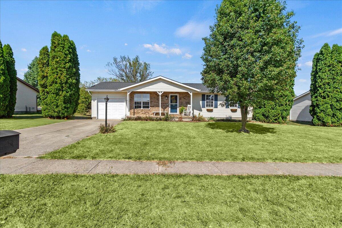 28 Lloyd Drive, North Lewisburg, Ohio 43060