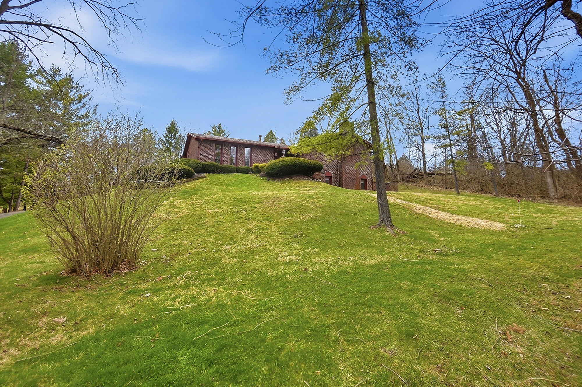 3831 Crescent Hill Road, Springfield, Ohio 45502