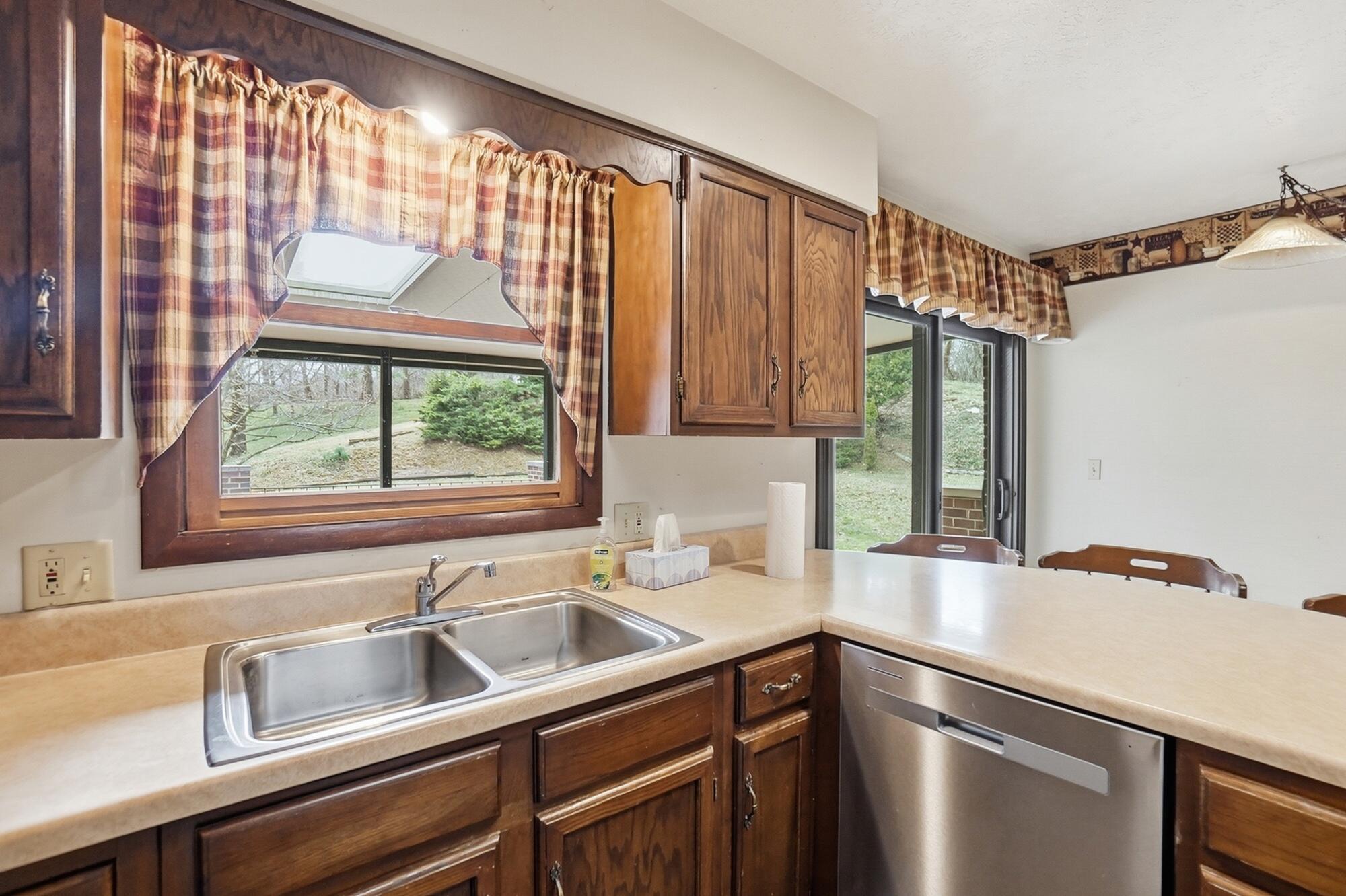 3831 Crescent Hill Road, Springfield, Ohio 45502