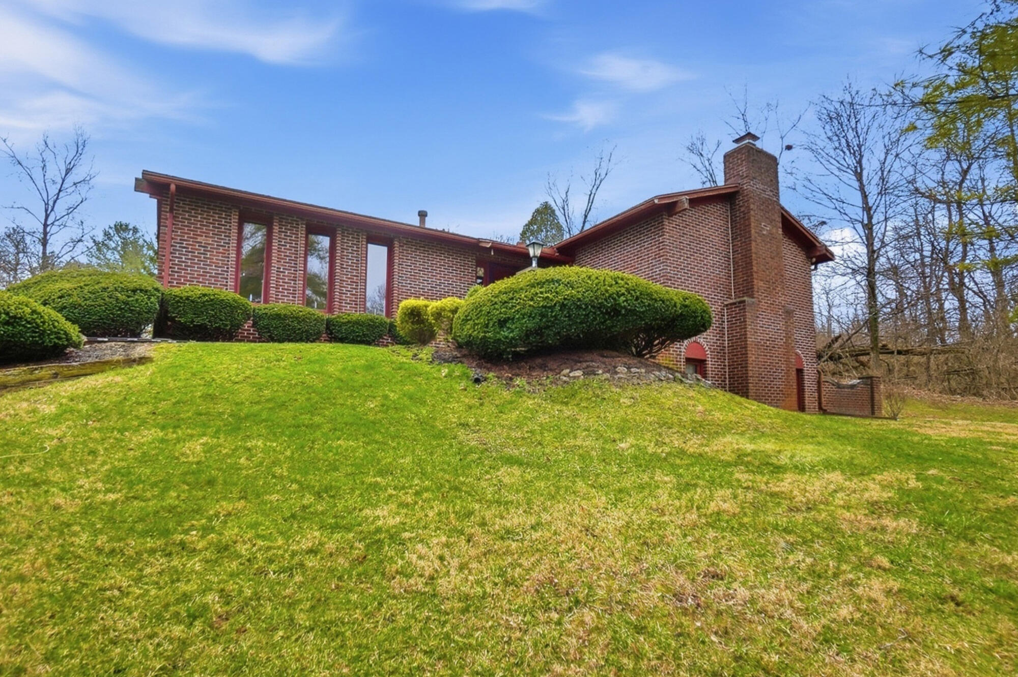 3831 Crescent Hill Road, Springfield, Ohio 45502