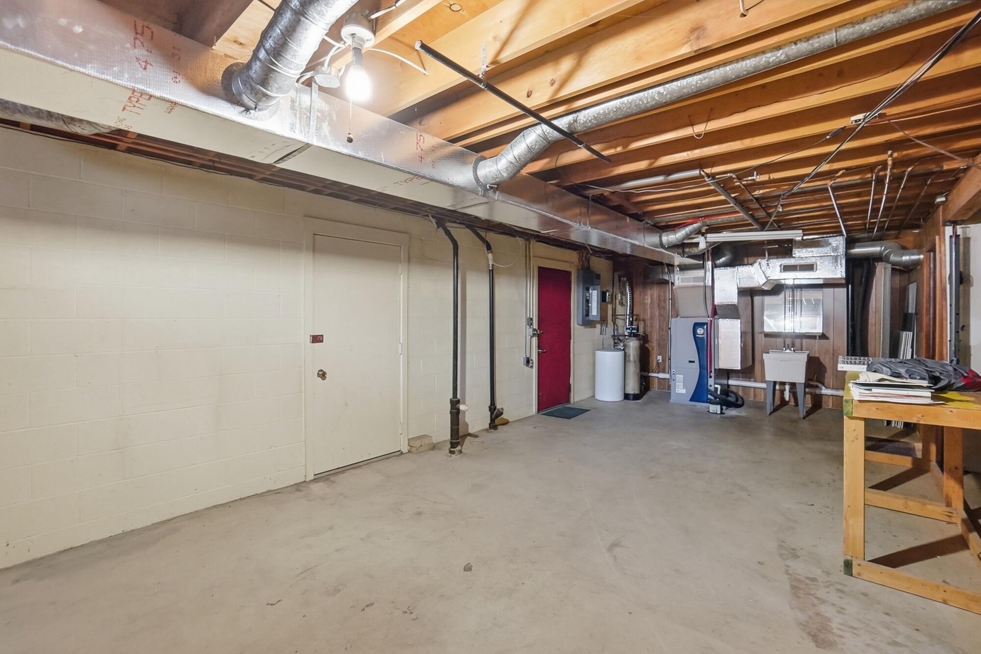 3831 Crescent Hill Road, Springfield, Ohio 45502