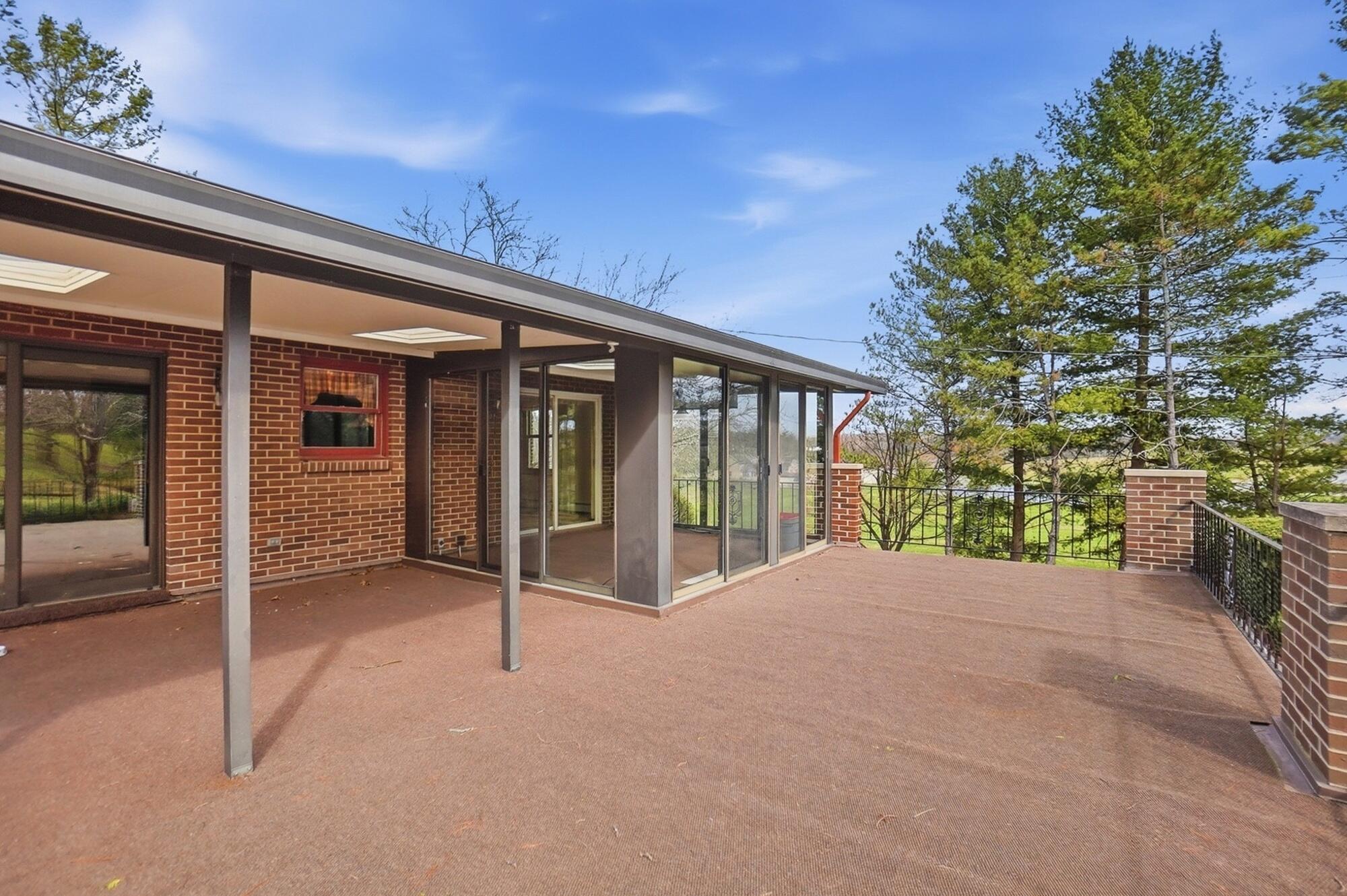 3831 Crescent Hill Road, Springfield, Ohio 45502