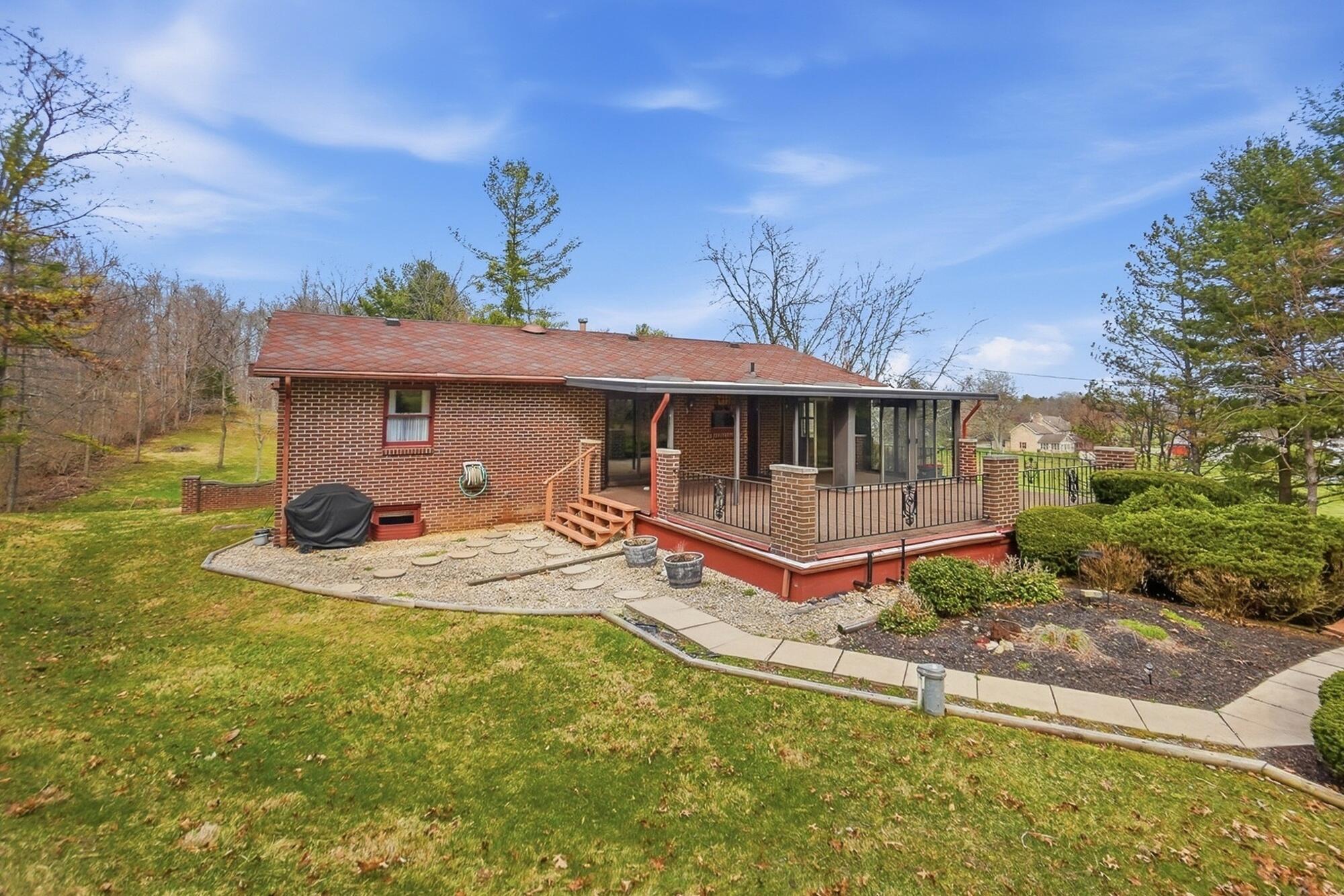 3831 Crescent Hill Road, Springfield, Ohio 45502