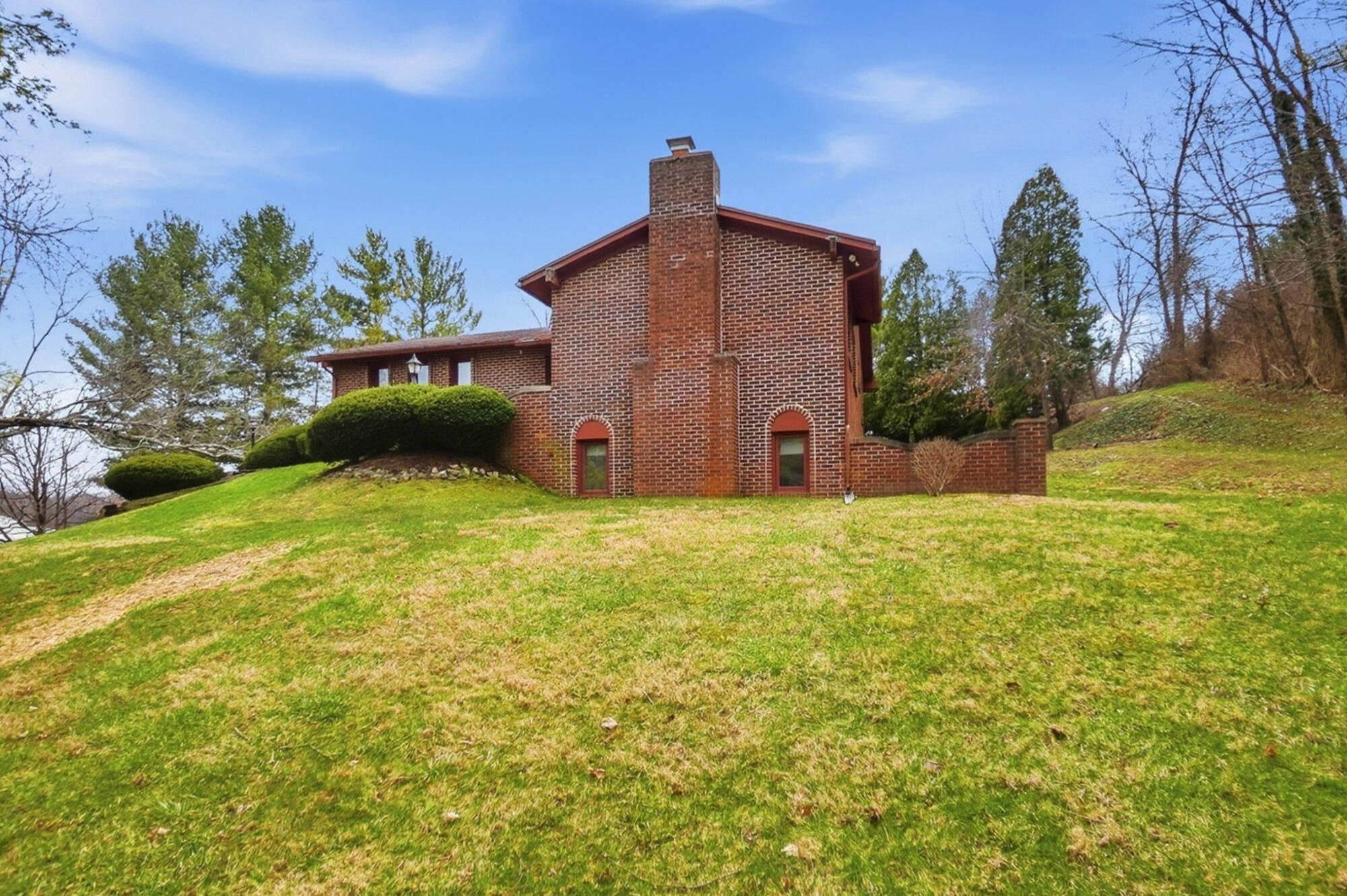 3831 Crescent Hill Road, Springfield, Ohio 45502