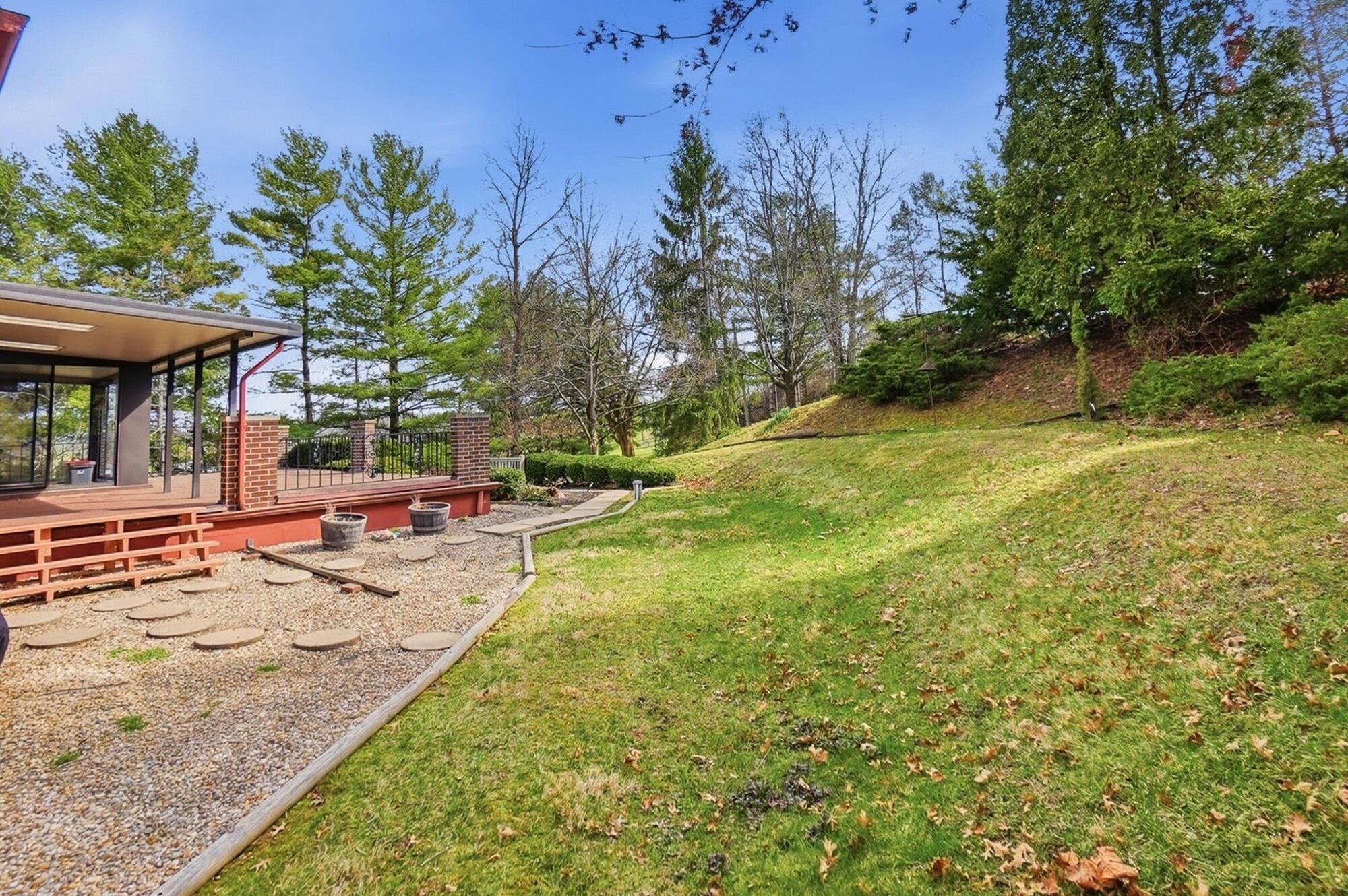 3831 Crescent Hill Road, Springfield, Ohio 45502