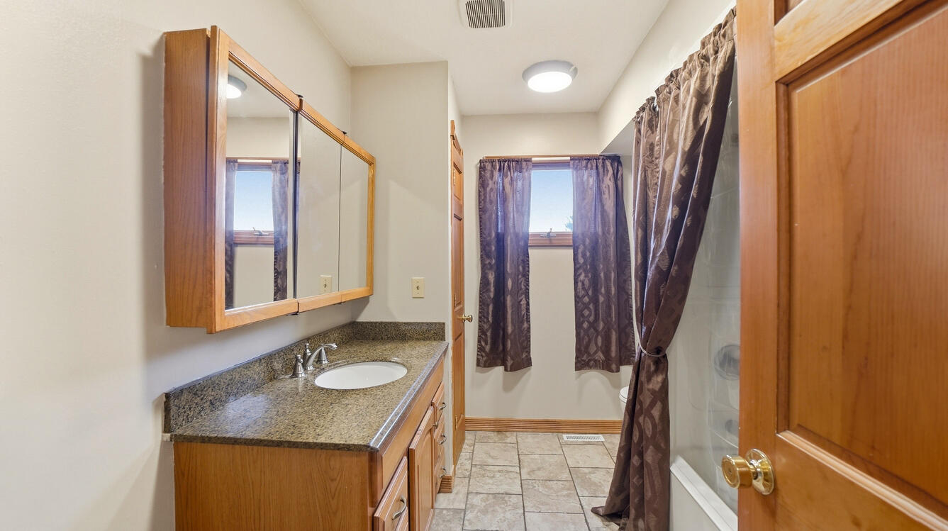 18934 Mudsock Road, Wapakoneta, Ohio 45895