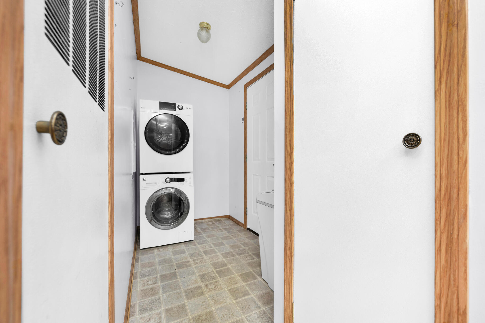 7655 Kooteney Street, Huntsville, Ohio 43324