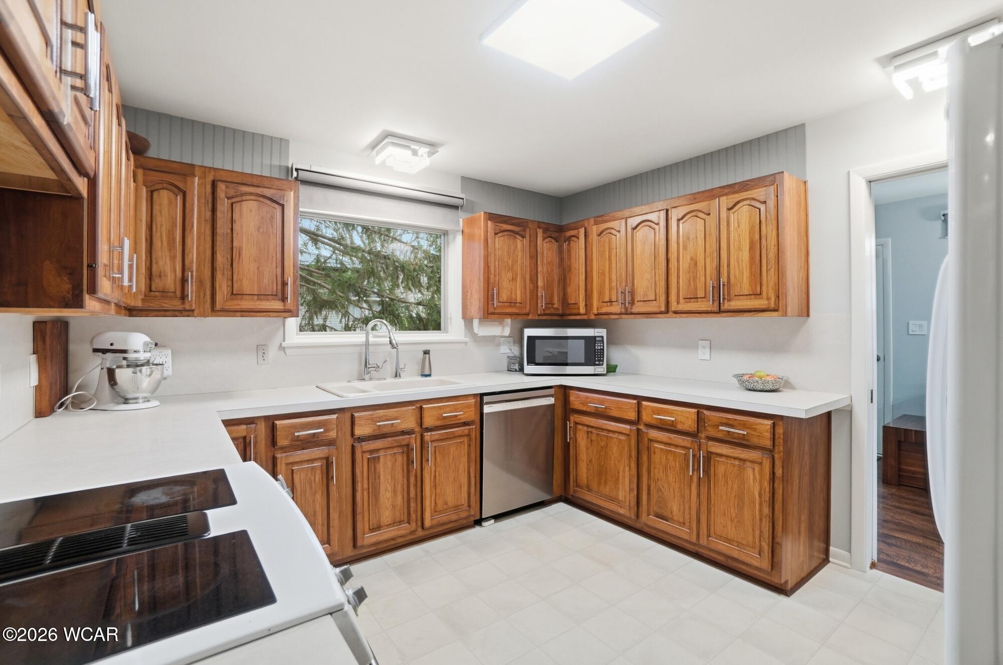 166 Sunset Drive, Bluffton, Ohio