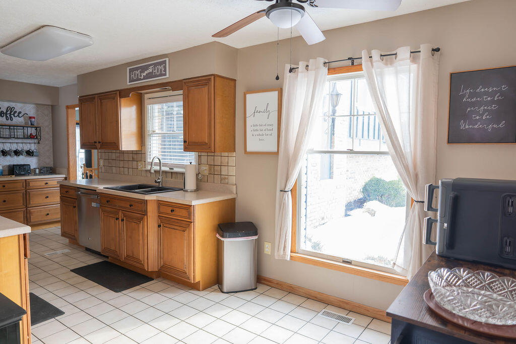 2824 Balsam Drive, Springfield, Ohio 45503