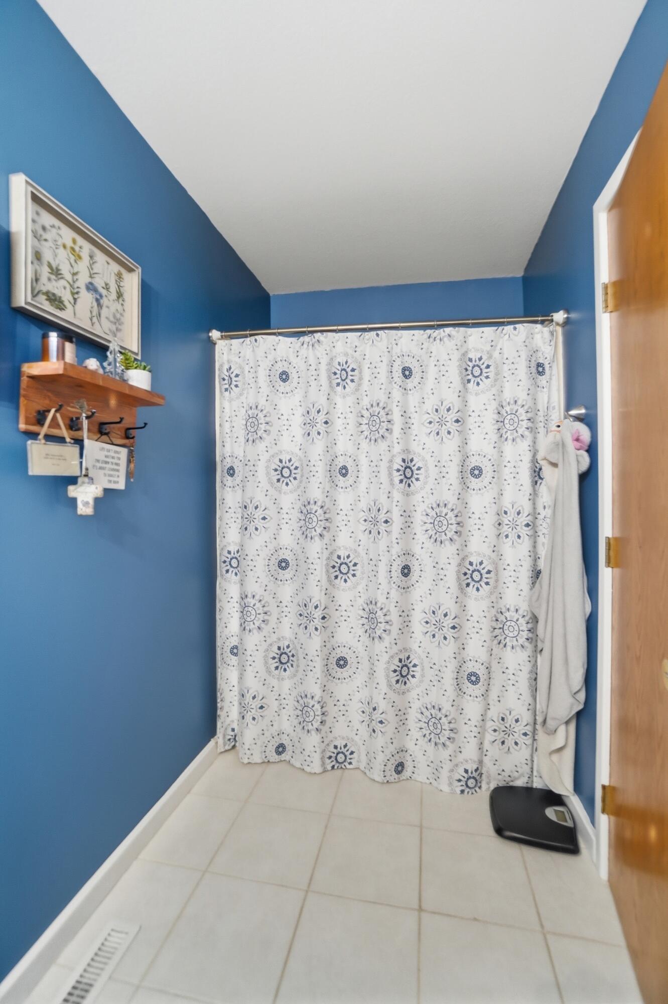 24702 Buckland Holden Road, Waynesfield, Ohio 45896