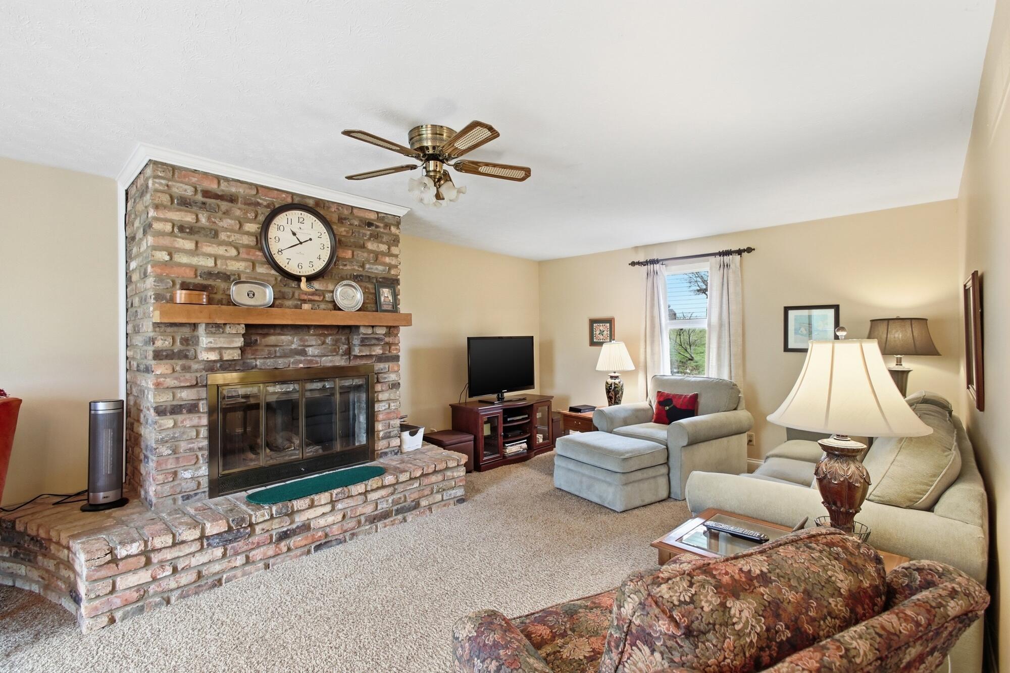 2224 Cheviot Hills Drive, Springfield, Ohio 45505