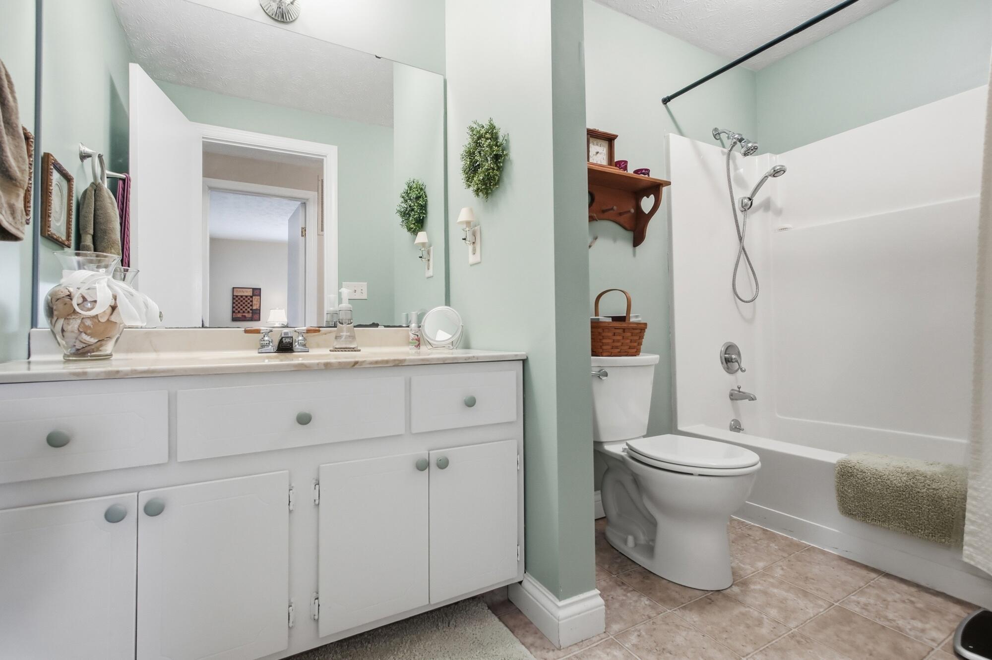 2224 Cheviot Hills Drive, Springfield, Ohio 45505