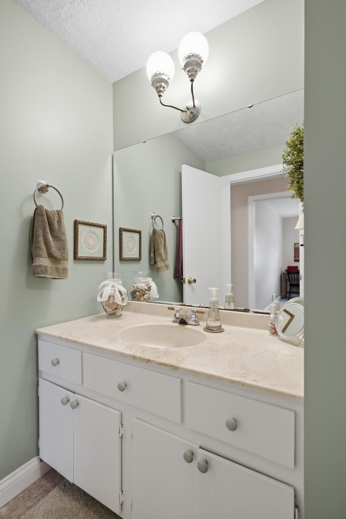 2224 Cheviot Hills Drive, Springfield, Ohio 45505