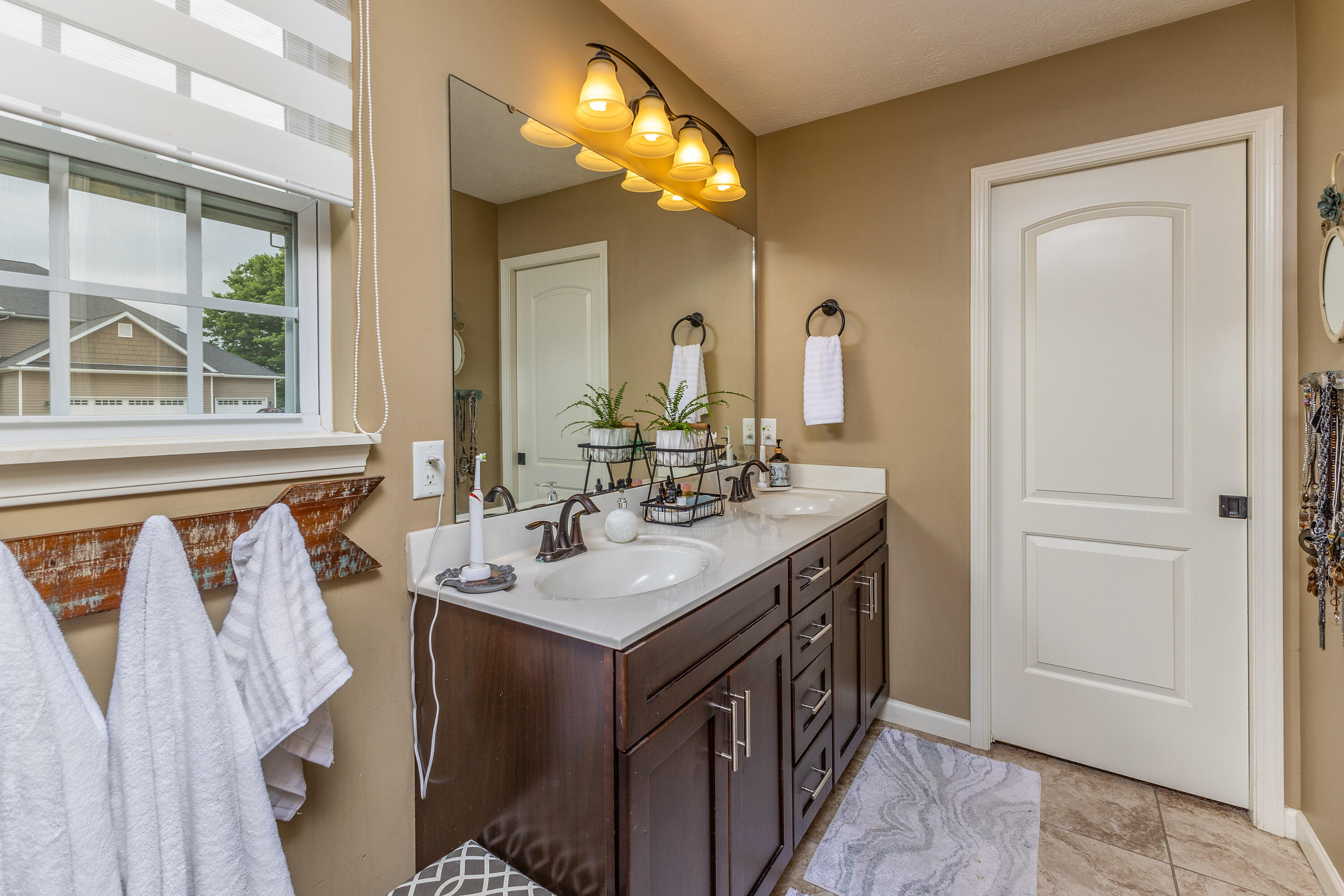 725 Loxley Lane, Troy, Ohio 45373