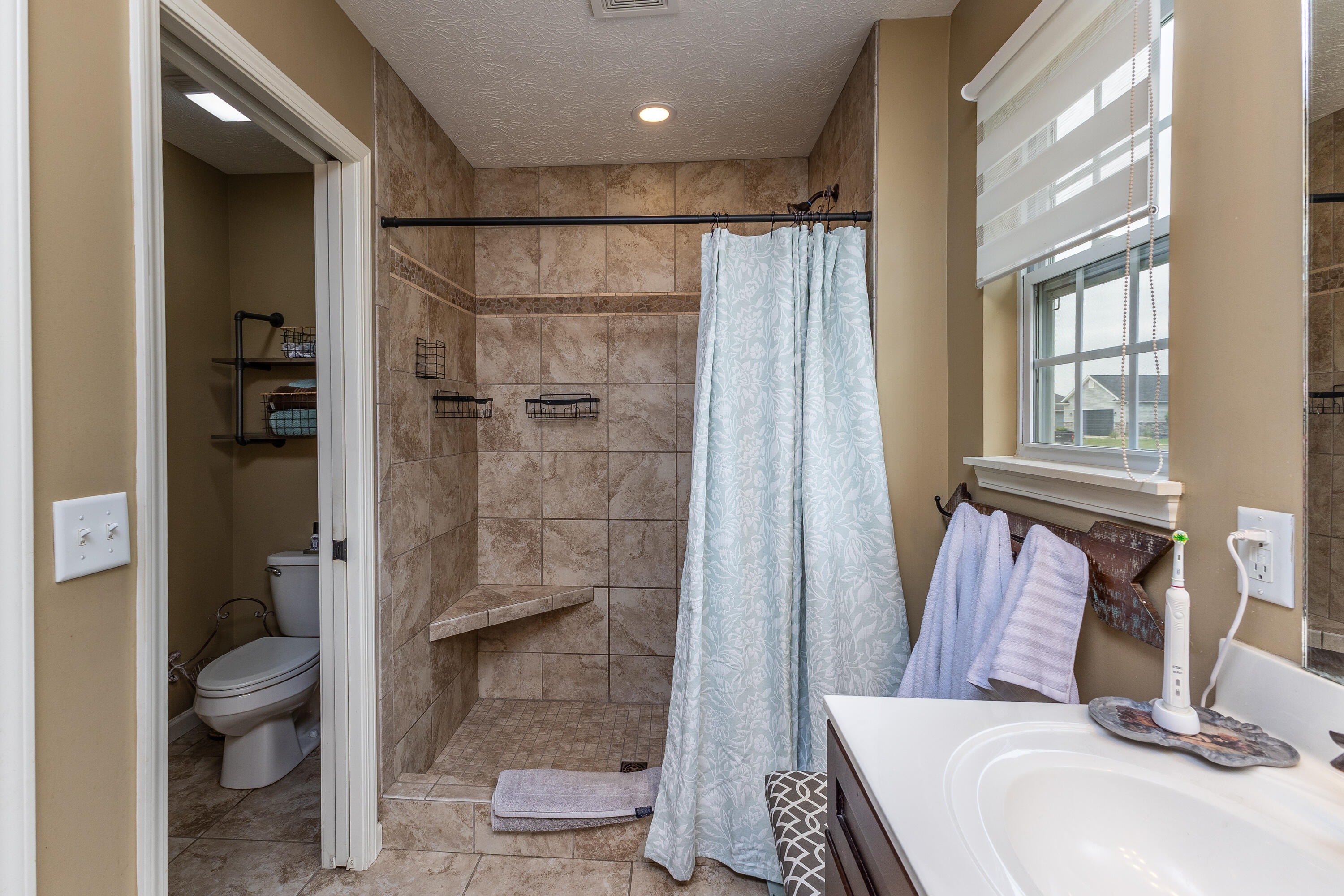 725 Loxley Lane, Troy, Ohio 45373