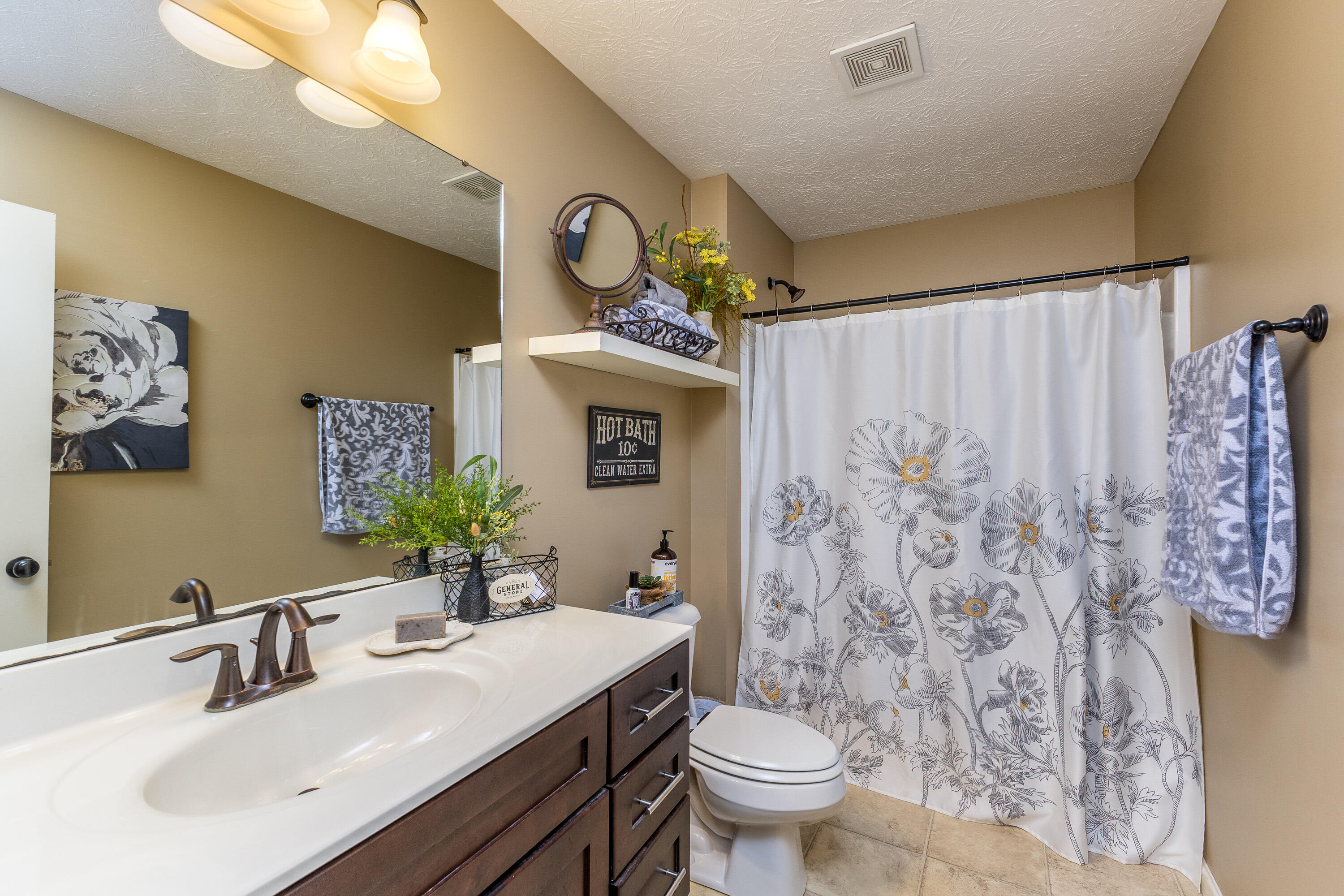 725 Loxley Lane, Troy, Ohio 45373