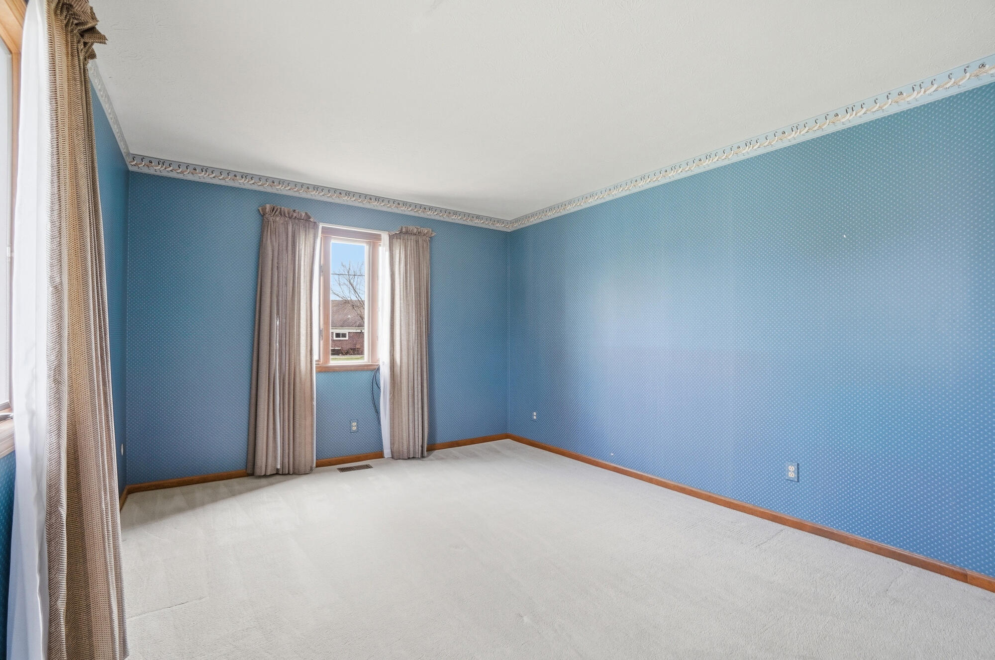 2524 Home Orchard Drive, Springfield, Ohio 45503