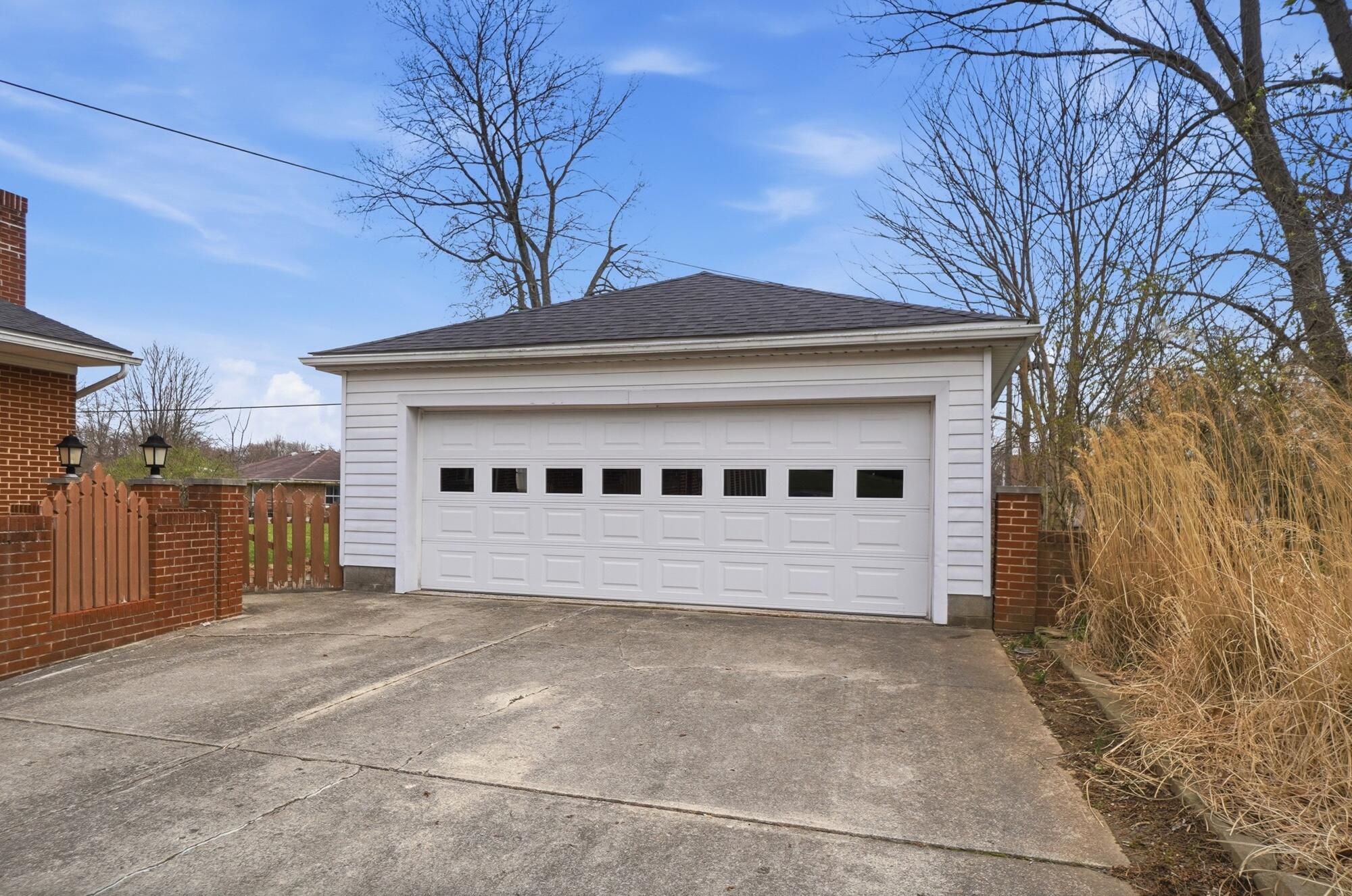 2524 Home Orchard Drive, Springfield, Ohio 45503