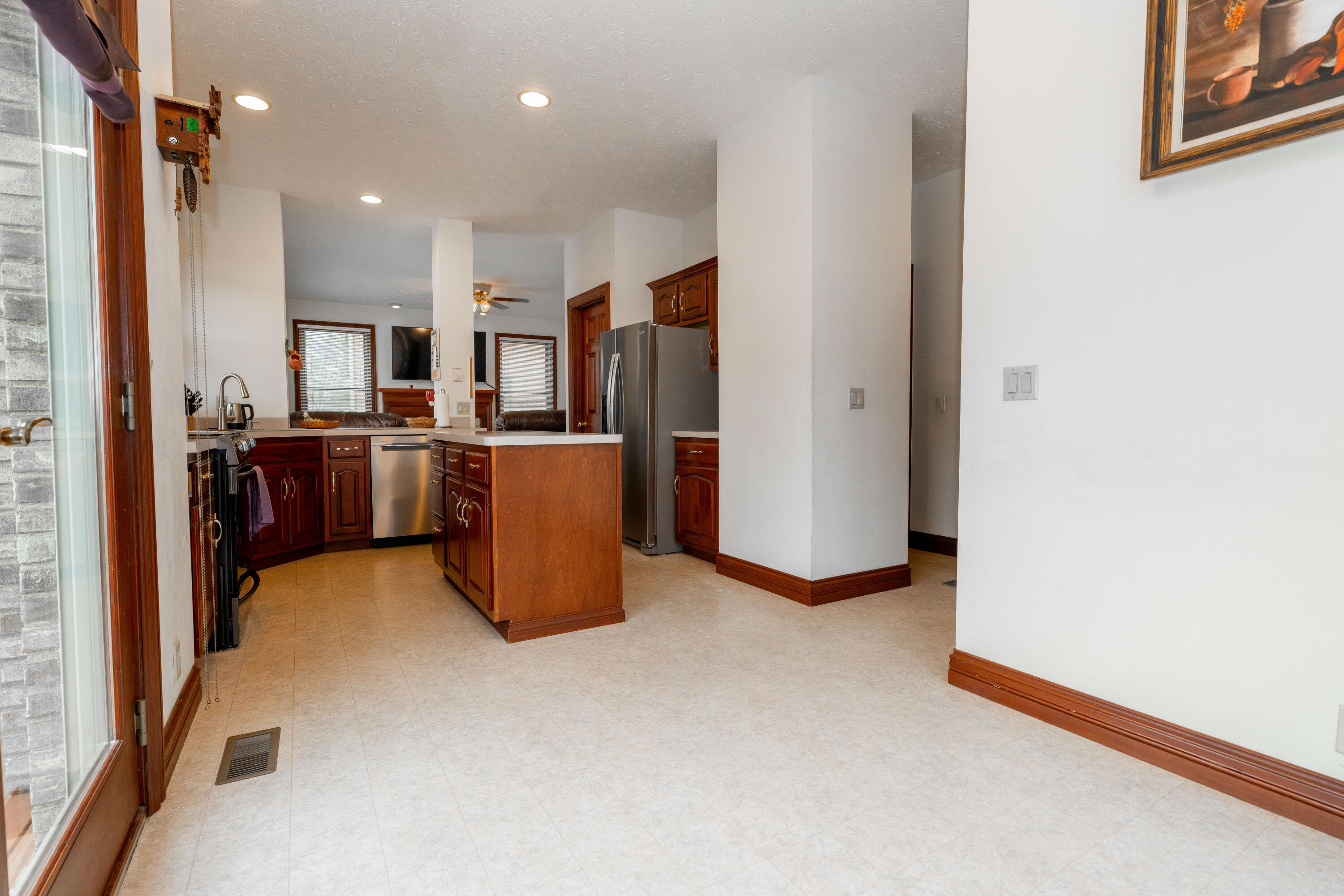 2442 Greystone Lane, Springfield, Ohio 45503