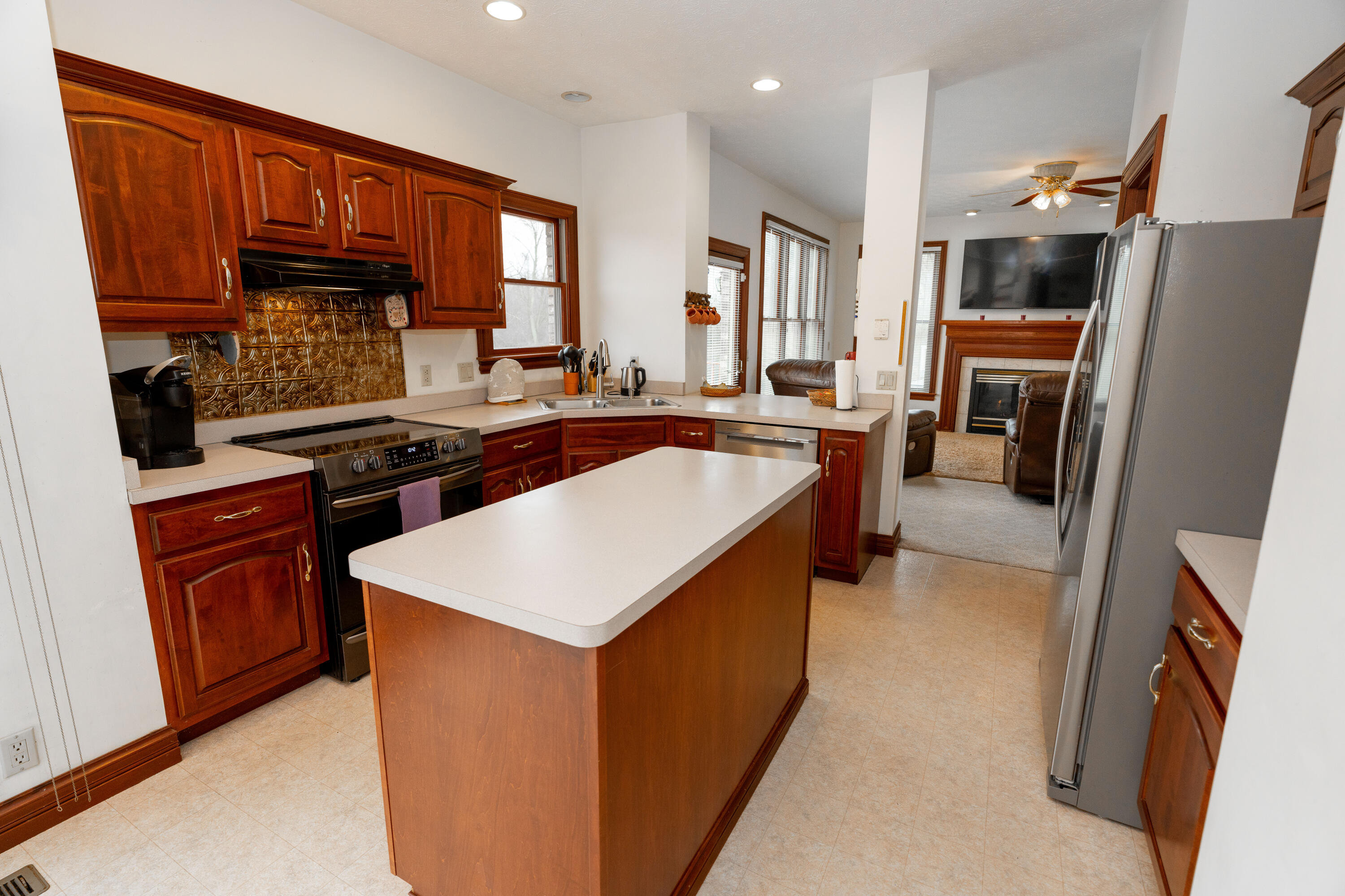 2442 Greystone Lane, Springfield, Ohio 45503