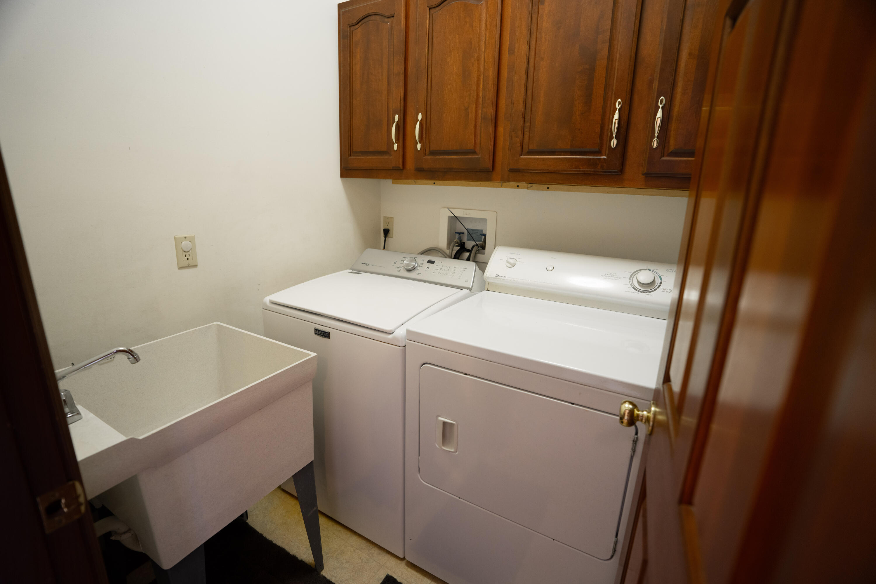 2442 Greystone Lane, Springfield, Ohio 45503