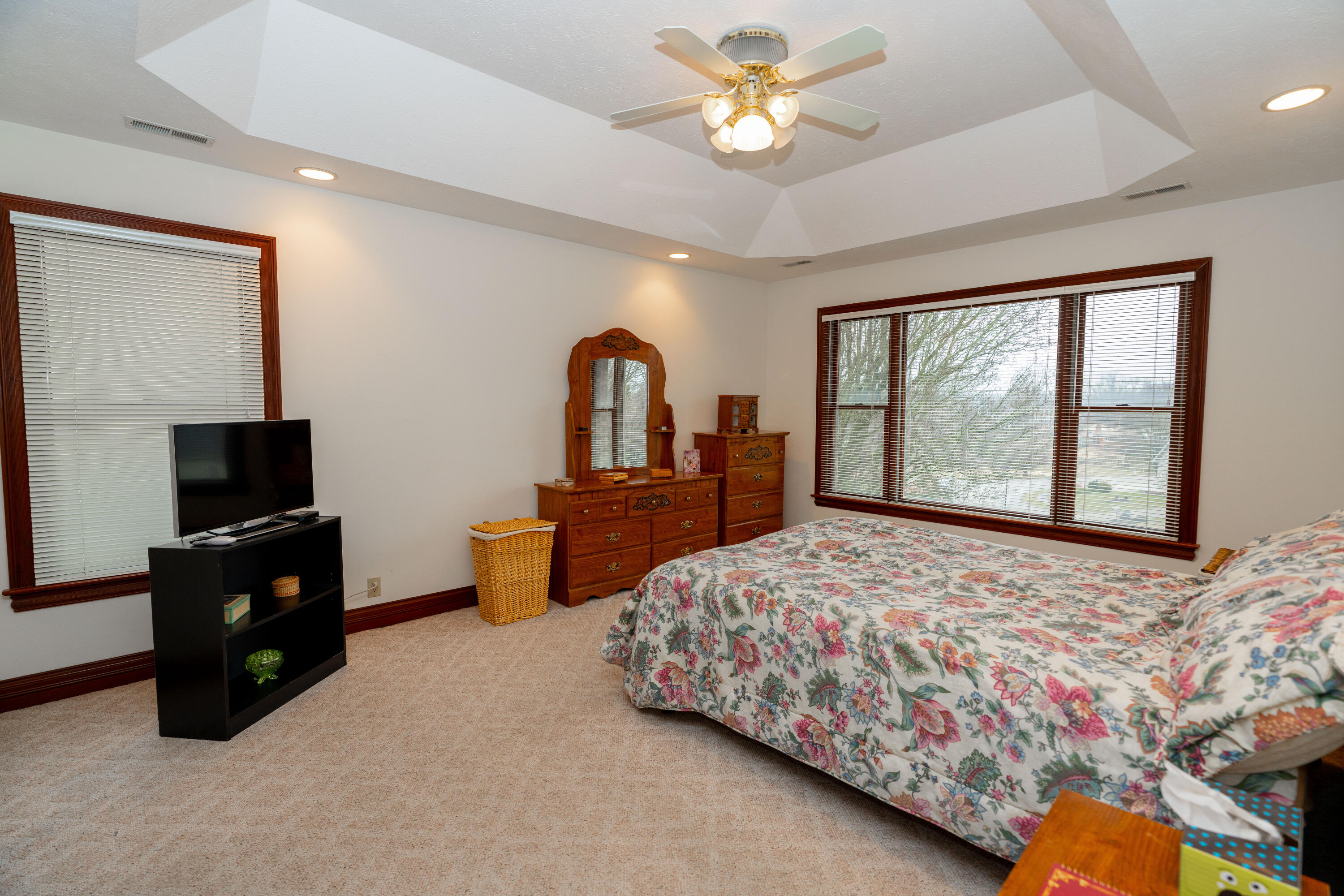 2442 Greystone Lane, Springfield, Ohio 45503