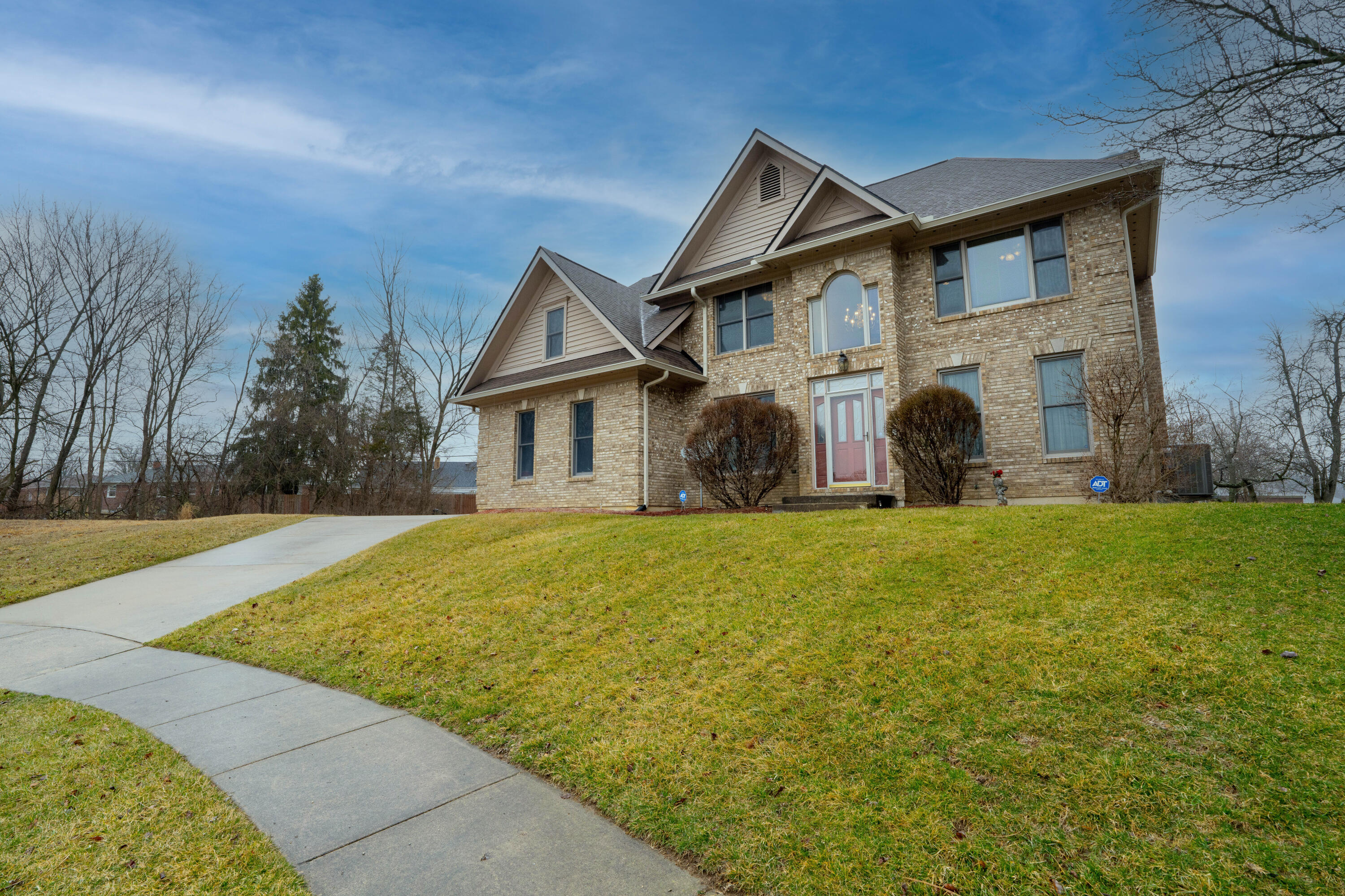 2442 Greystone Lane, Springfield, Ohio 45503