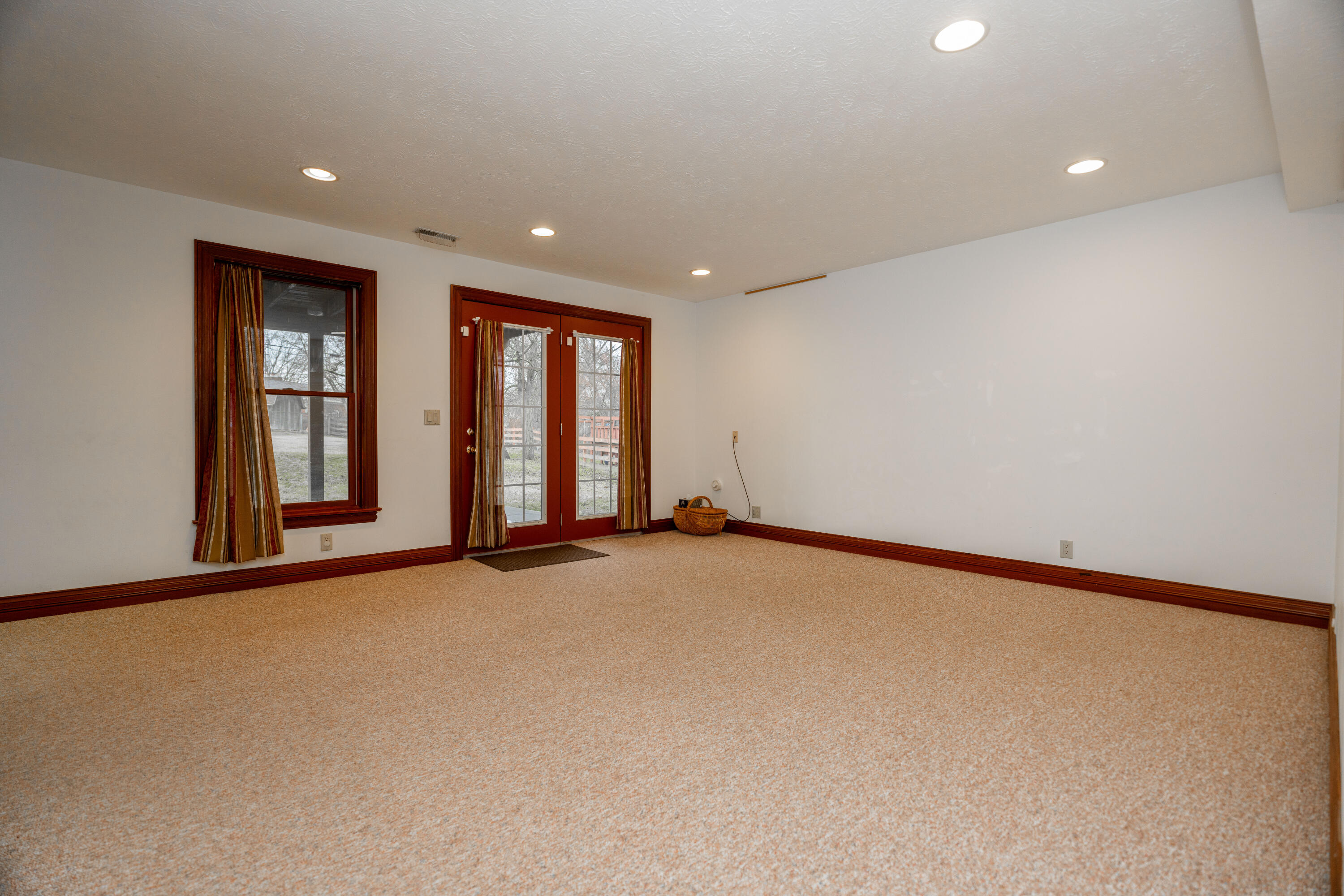 2442 Greystone Lane, Springfield, Ohio 45503