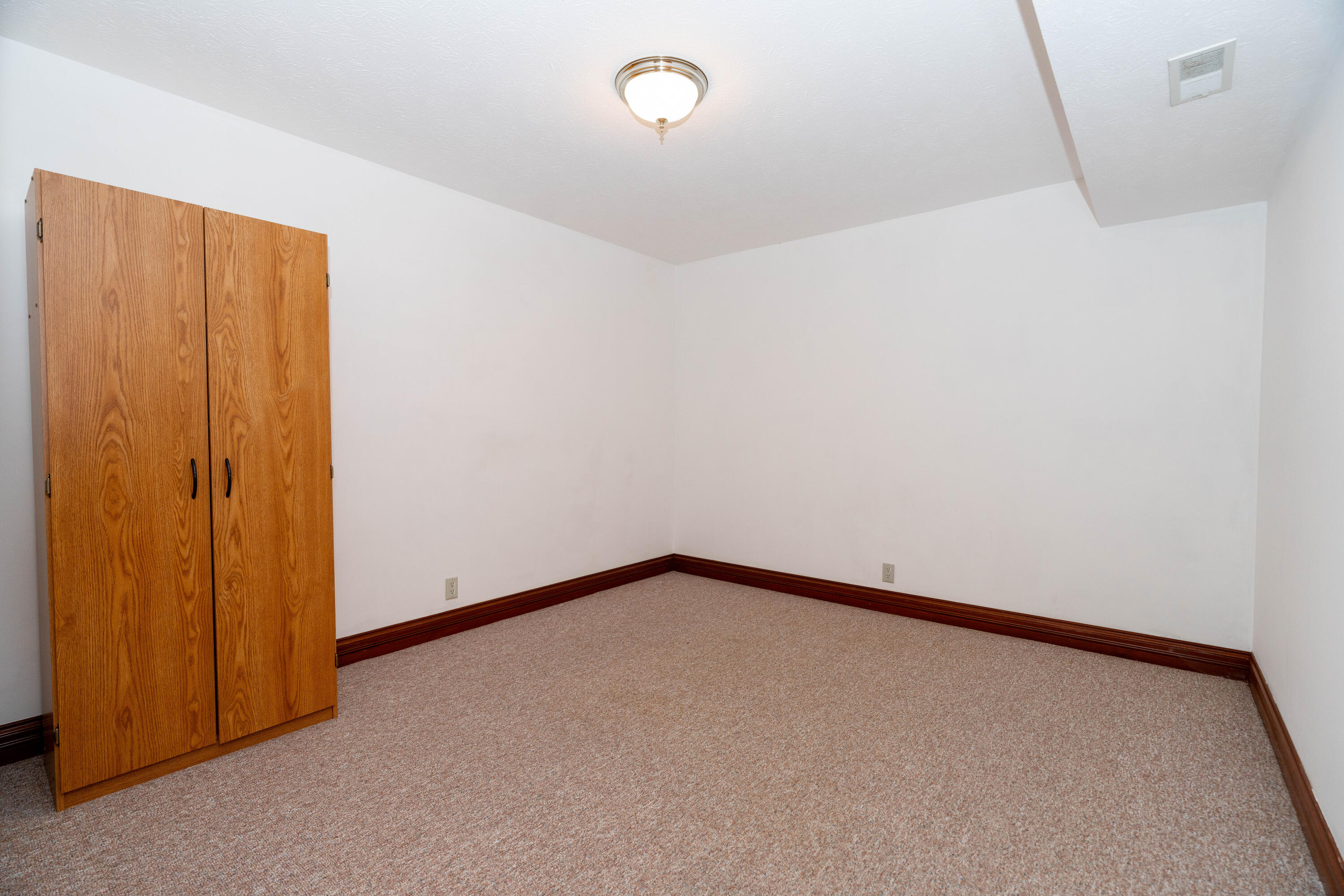 2442 Greystone Lane, Springfield, Ohio 45503