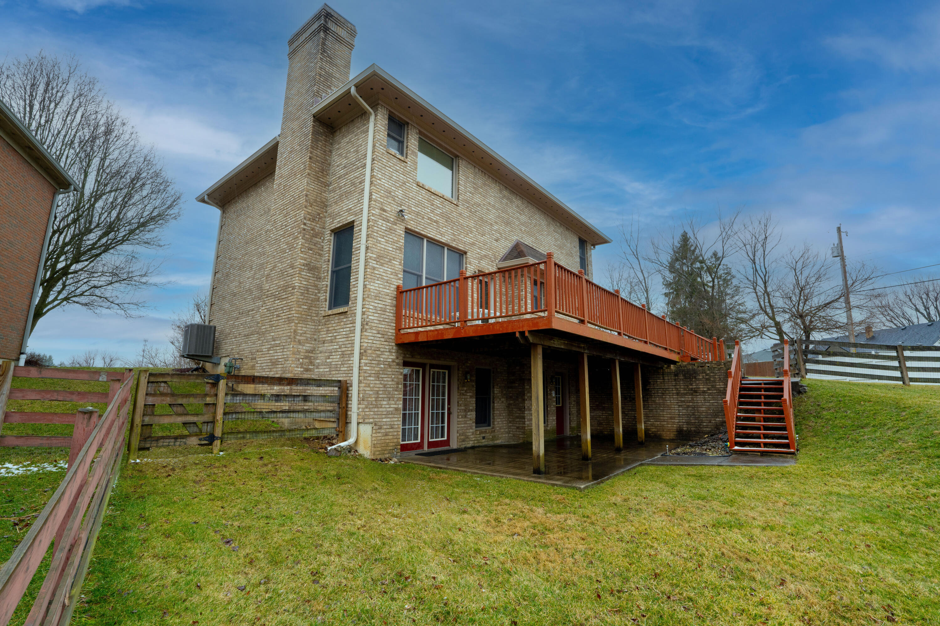 2442 Greystone Lane, Springfield, Ohio 45503