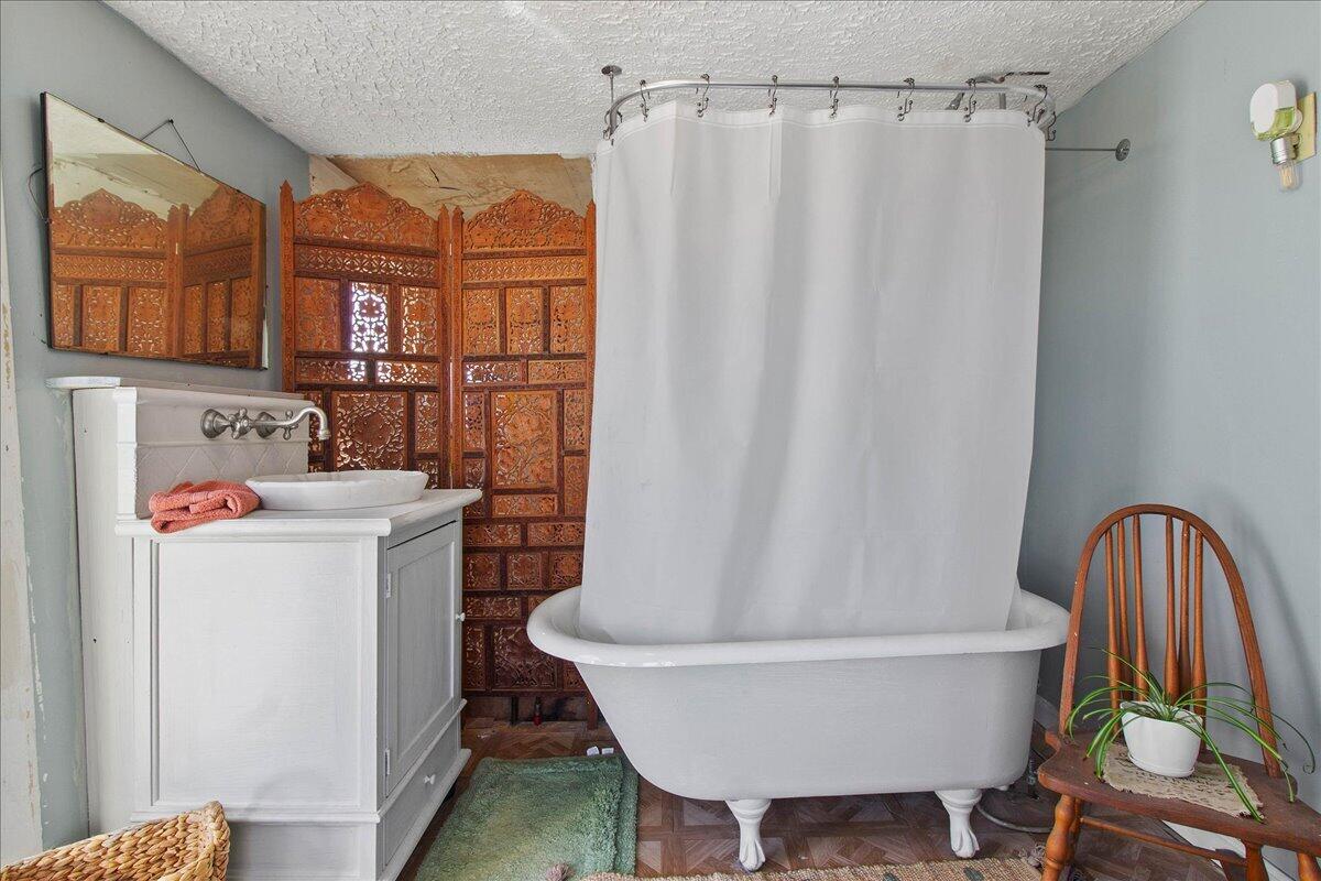 431 Center Street, West Mansfield, Ohio 43358