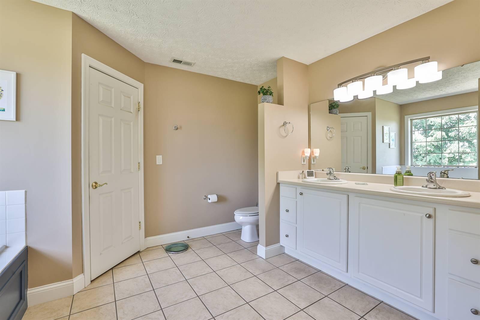 2961 Parkwood Drive, Troy, Ohio 45373