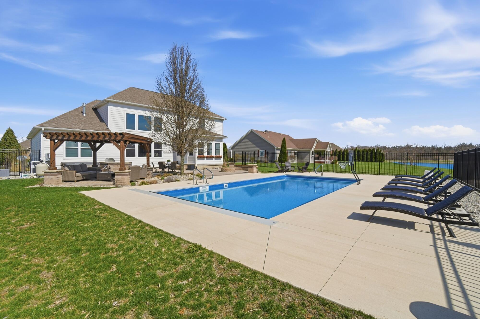 1250 Macintosh Court, Tipp City, Ohio 45371