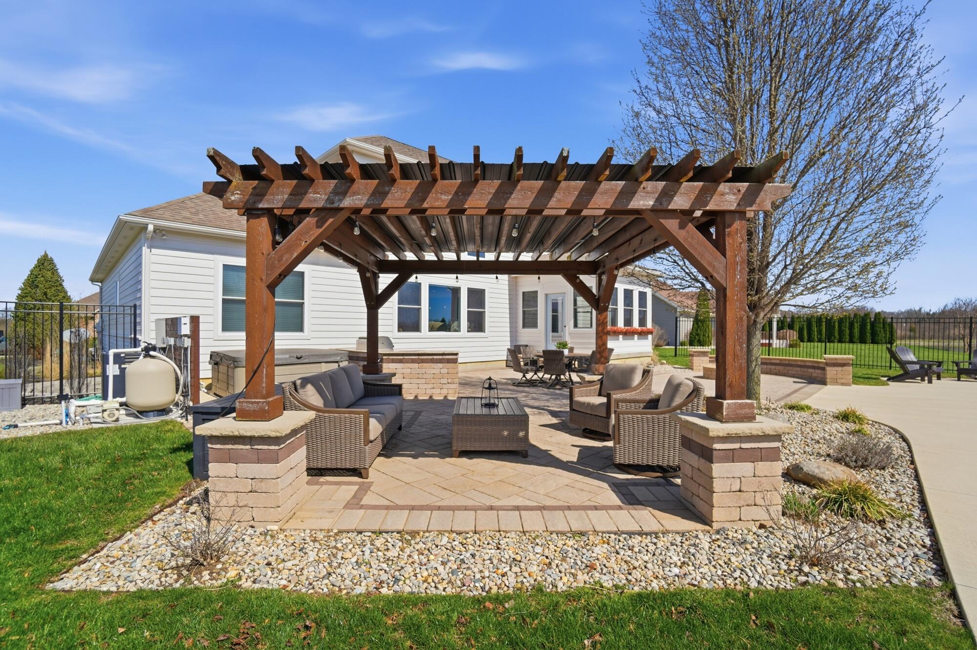 1250 Macintosh Court, Tipp City, Ohio 45371