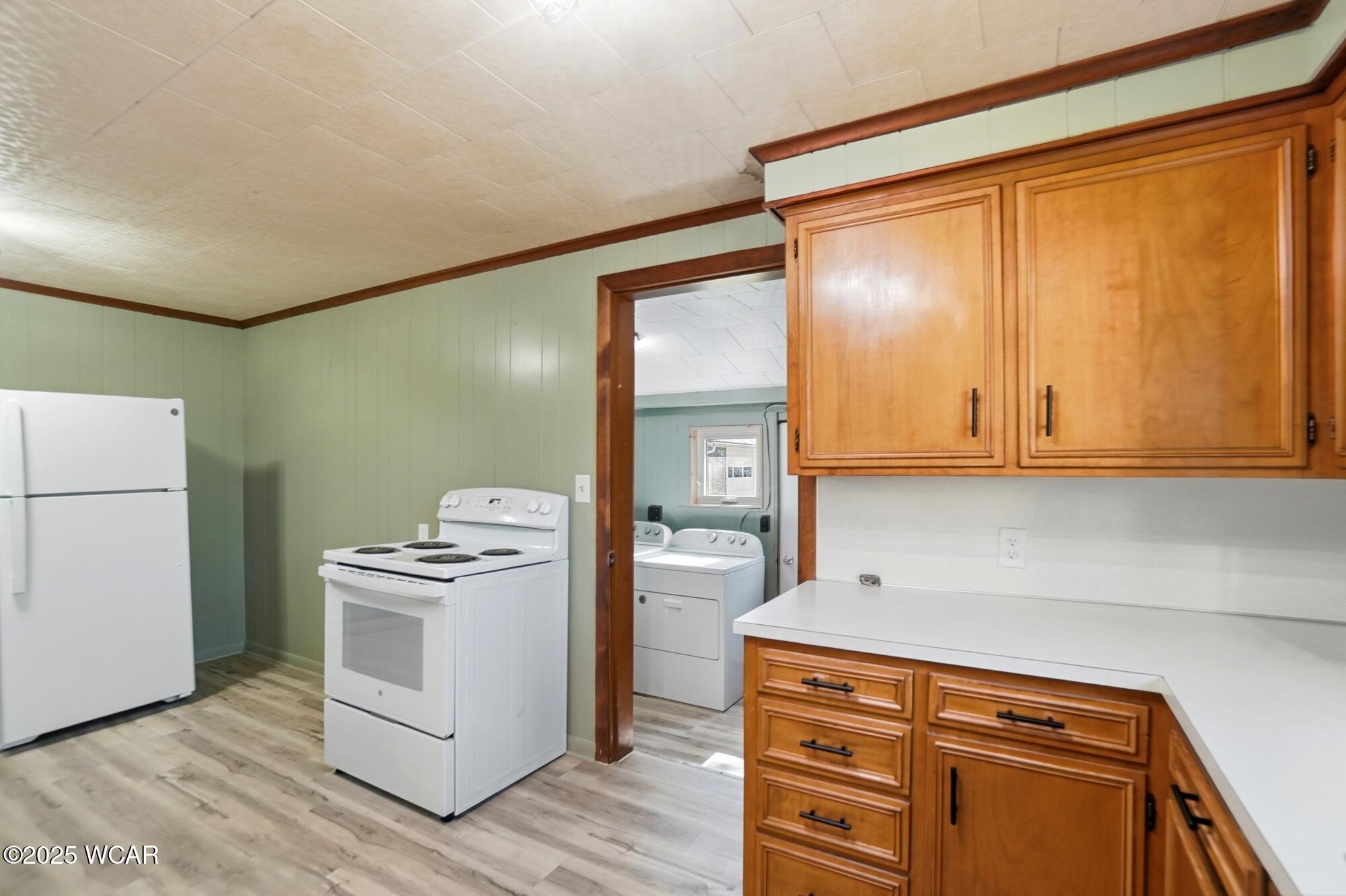 112 Railroad Street, Middle Point, Ohio