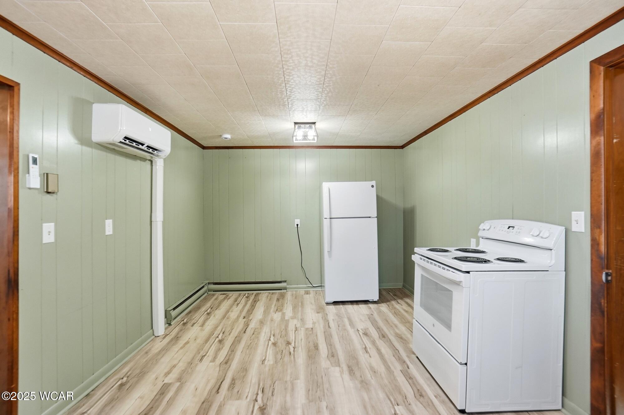 112 Railroad Street, Middle Point, Ohio