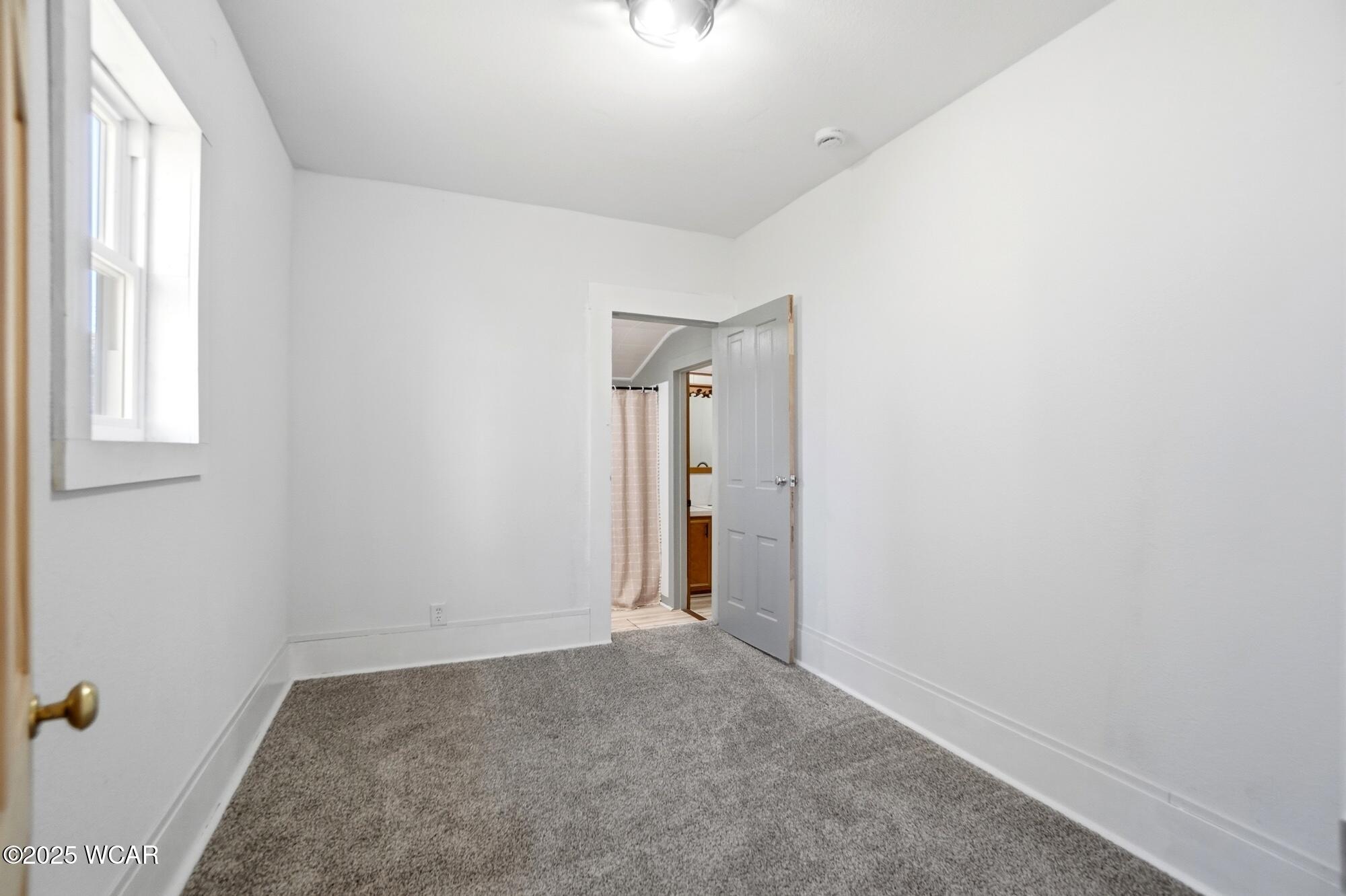 112 Railroad Street, Middle Point, Ohio