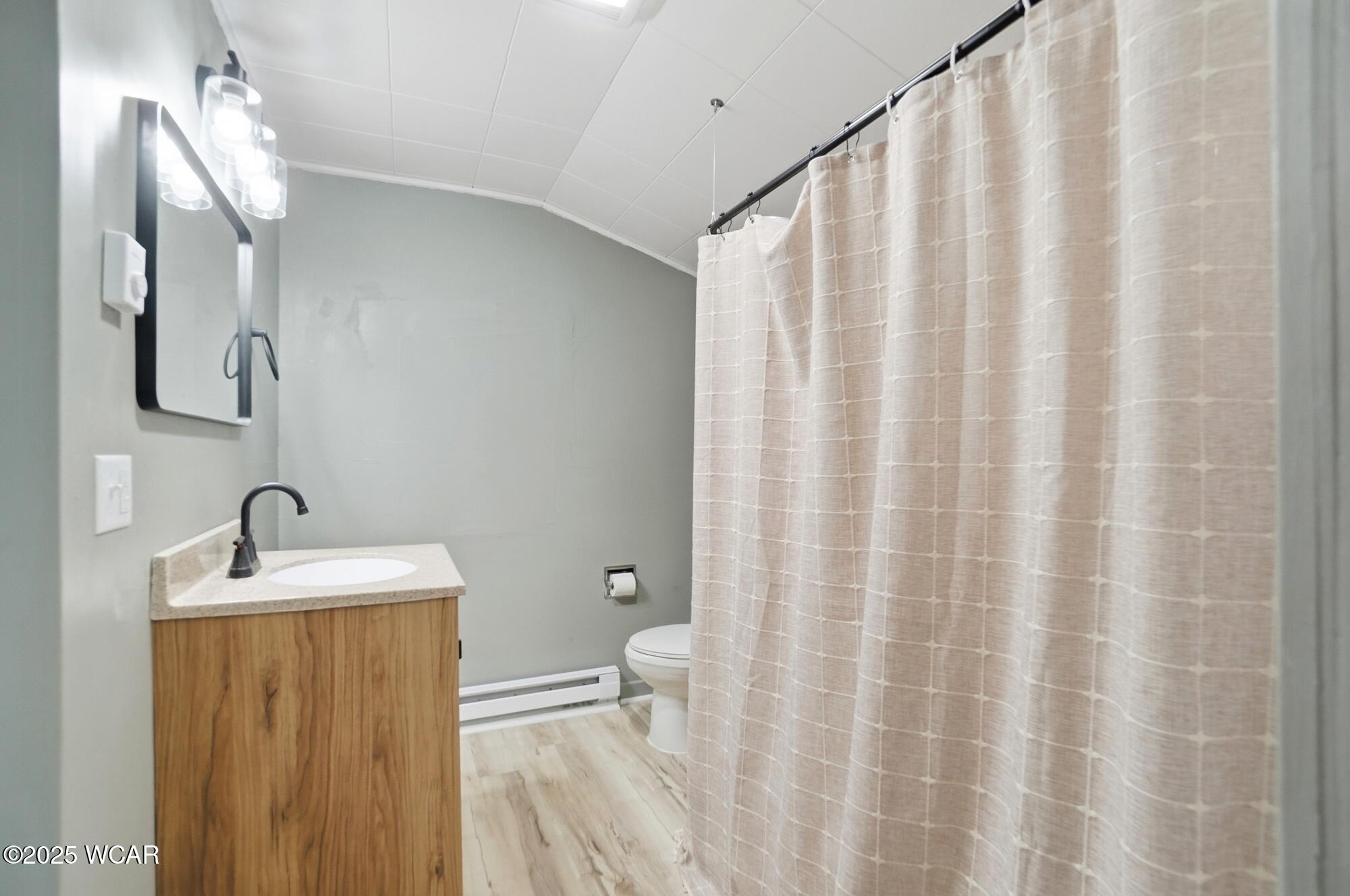 112 Railroad Street, Middle Point, Ohio